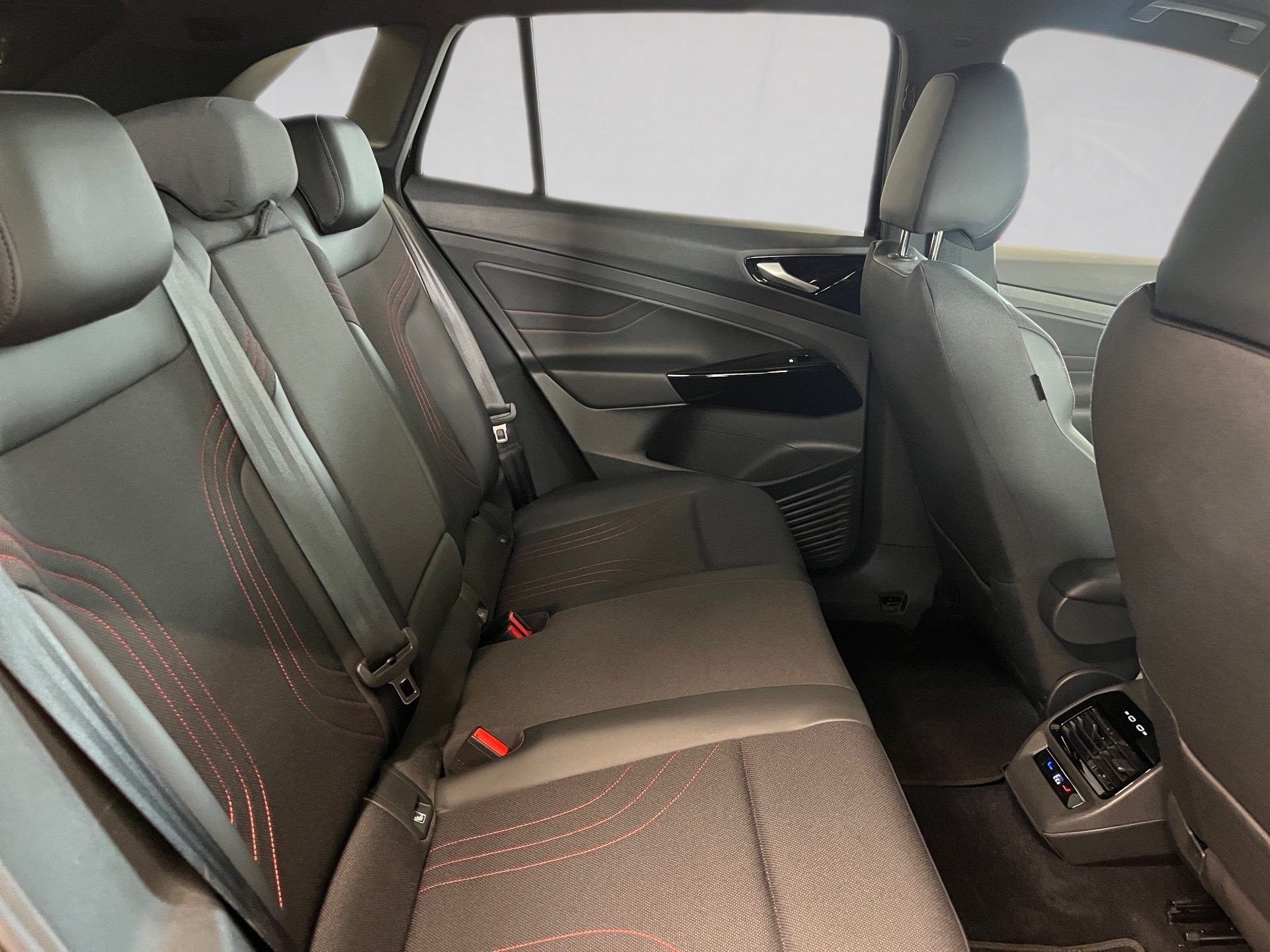 ID.4 GTX 4MOTION+AHK+ALU 20+360°KAMERA+AR-HUD+KEYLESS+TRAVEL ASSIST+NAVI PRO