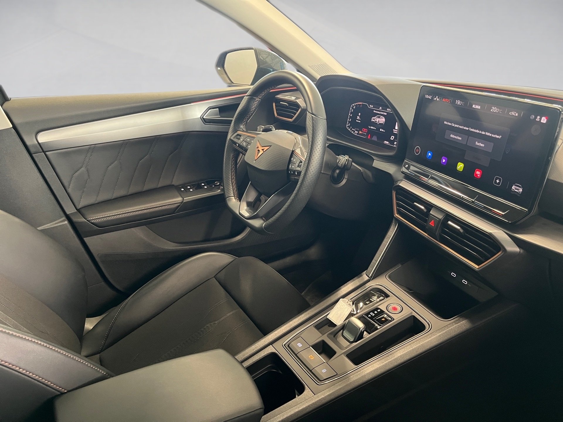 Leon eTSI DSG+ALU 18+RÜCKFAHRKAMERA+NAVI+LED+KEYLESS+PARK ASSIST+MIRROR LINK