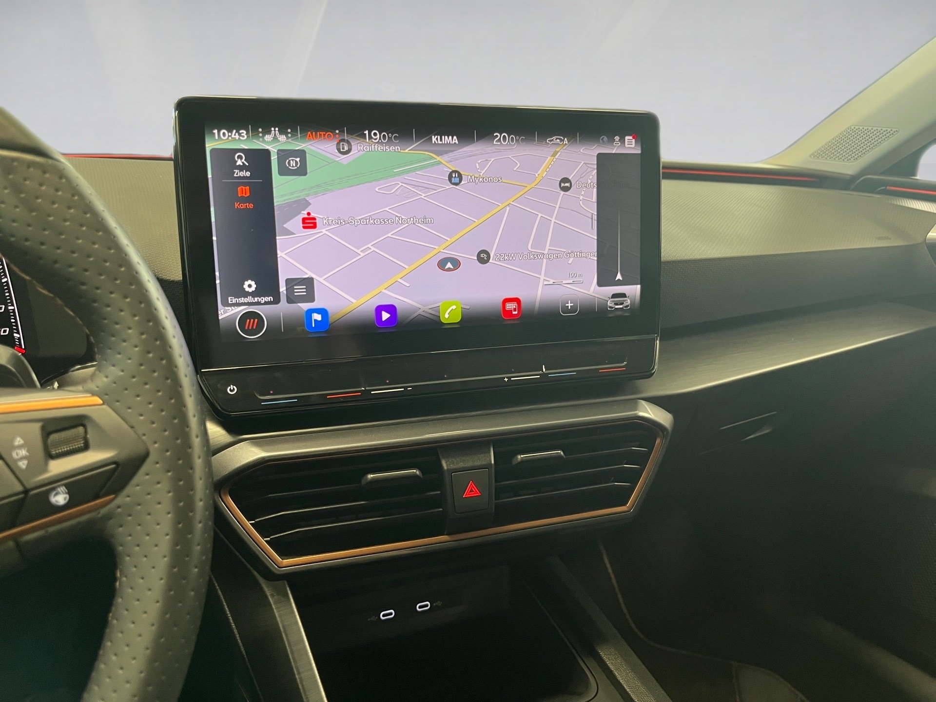 Leon eTSI DSG+ALU 18+RÜCKFAHRKAMERA+NAVI+LED+KEYLESS+PARK ASSIST+MIRROR LINK
