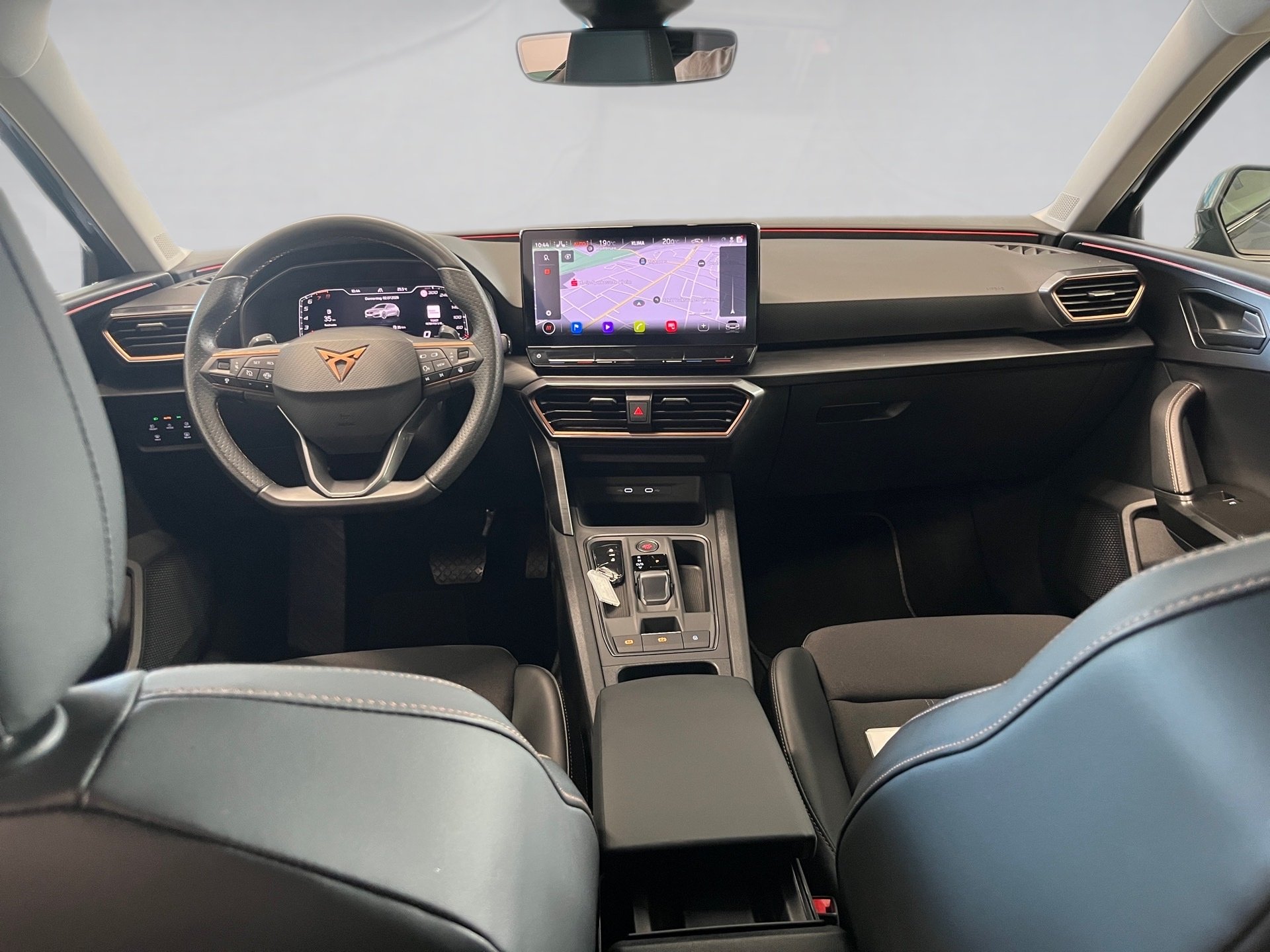 Leon eTSI DSG+ALU 18+RÜCKFAHRKAMERA+NAVI+LED+KEYLESS+PARK ASSIST+MIRROR LINK