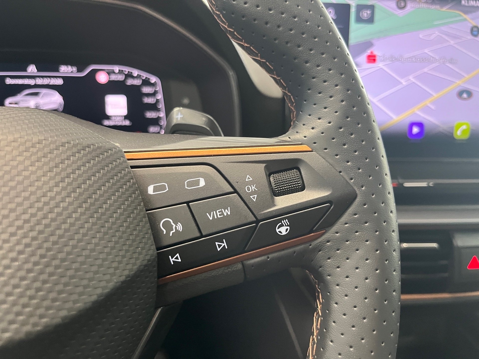 Leon eTSI DSG+ALU 18+RÜCKFAHRKAMERA+NAVI+LED+KEYLESS+PARK ASSIST+MIRROR LINK