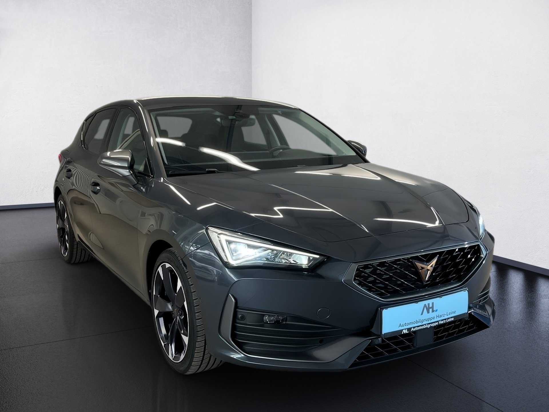 Leon eTSI DSG+ALU 18+RÜCKFAHRKAMERA+NAVI+LED+KEYLESS+PARK ASSIST+MIRROR LINK
