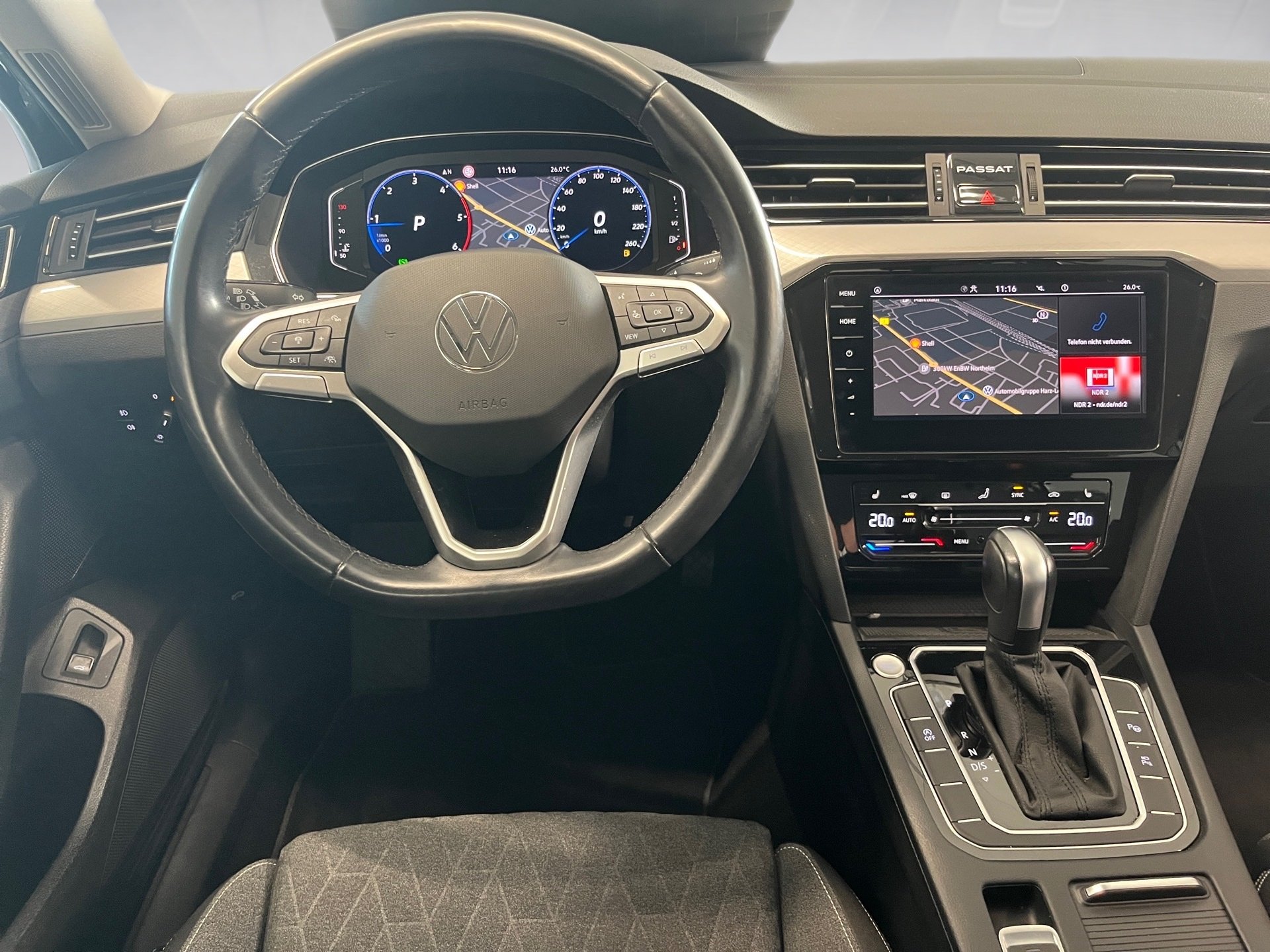 Passat Variant BUSINESS TDI DSG+ALU 16+ACC+AREA VIEW+APP CONNECT+IQ. LIGHT+NAVI+TRAVEL