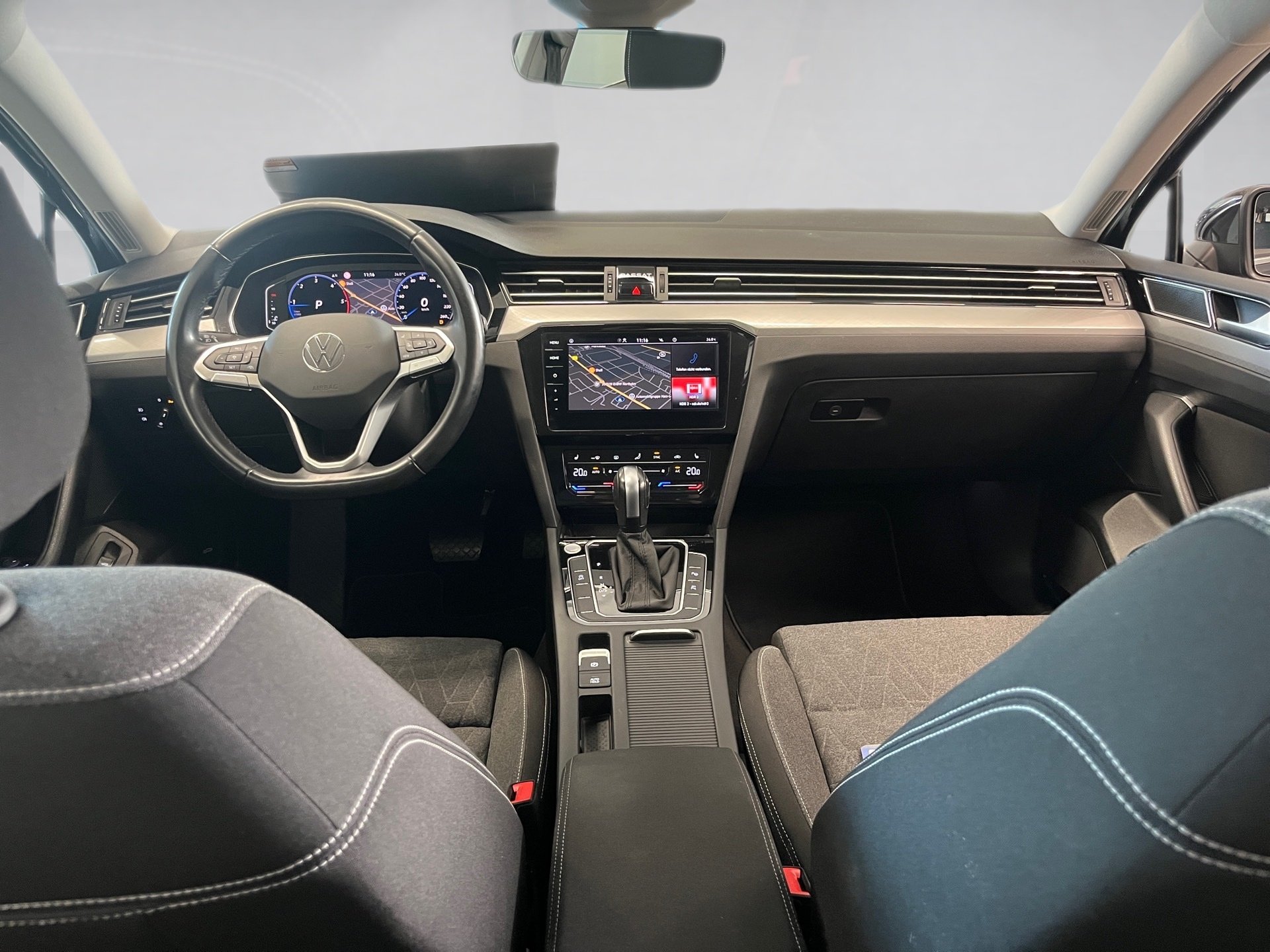 Passat Variant BUSINESS TDI DSG+ALU 16+ACC+AREA VIEW+APP CONNECT+IQ. LIGHT+NAVI+TRAVEL