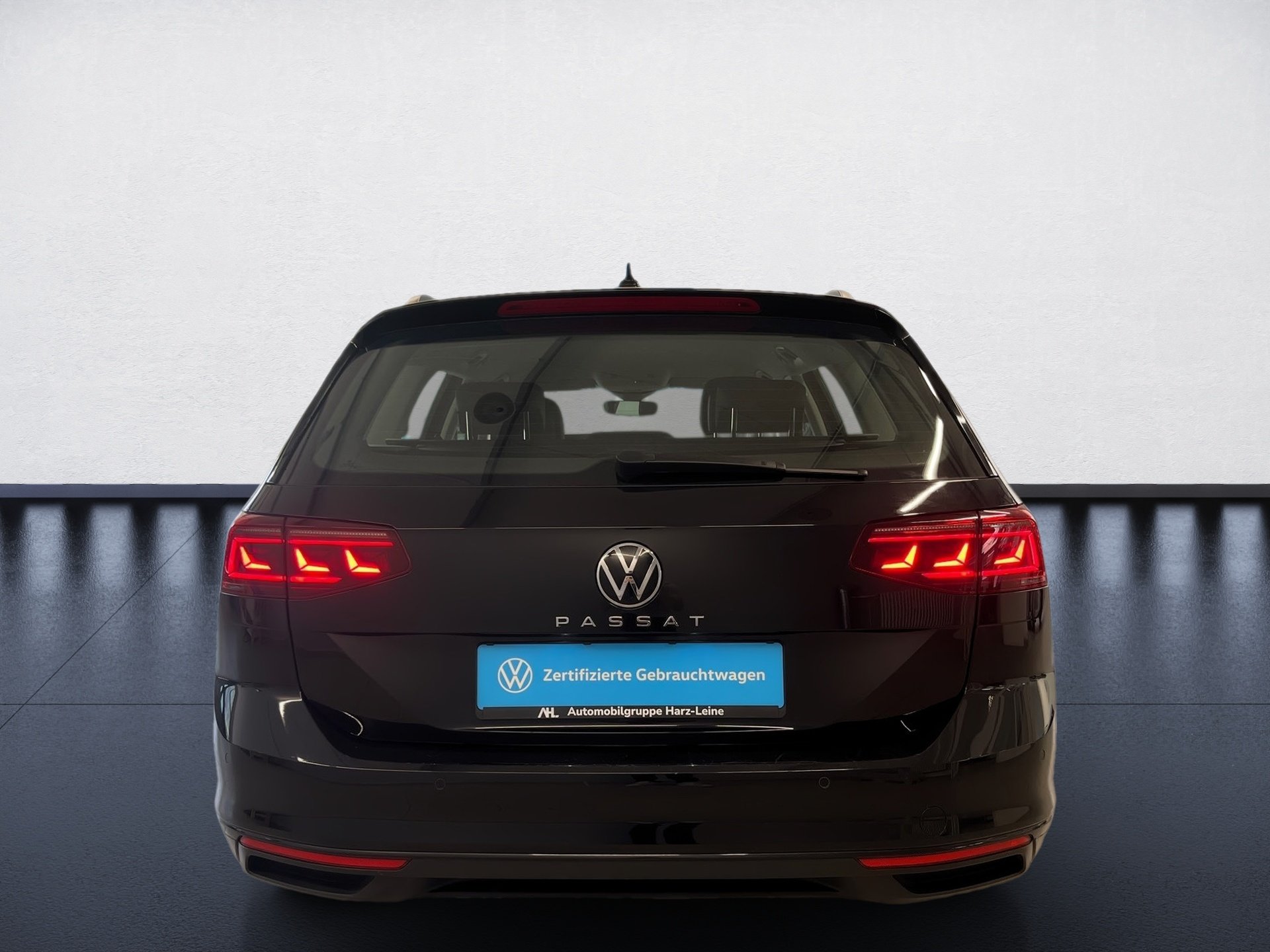 Passat Variant BUSINESS TDI DSG+ALU 16+ACC+AREA VIEW+APP CONNECT+IQ. LIGHT+NAVI+TRAVEL
