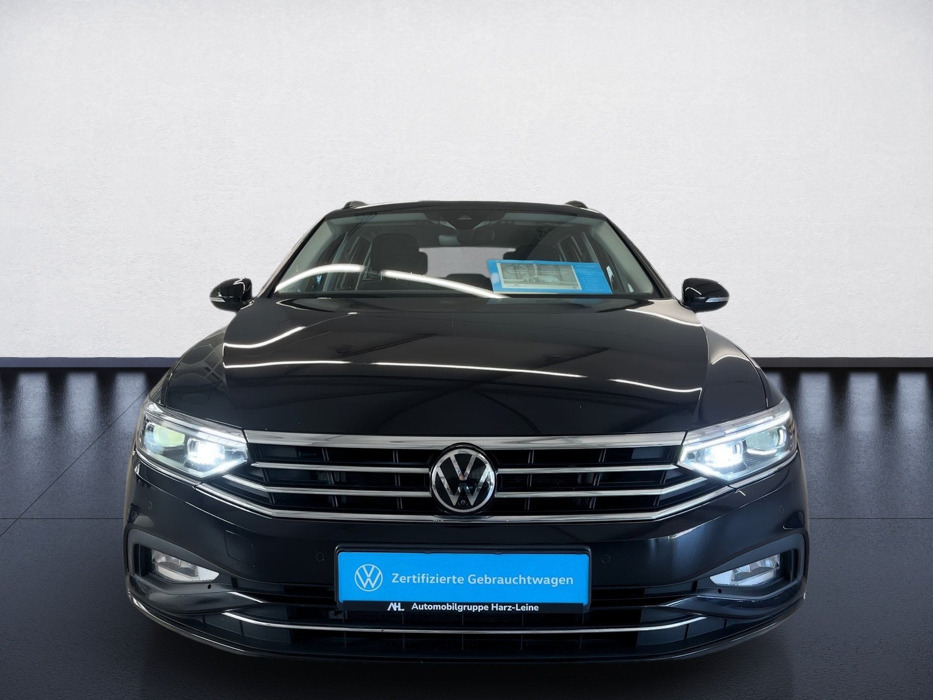 Passat Variant BUSINESS TDI DSG+ALU 16+ACC+AREA VIEW+APP CONNECT+IQ. LIGHT+NAVI+TRAVEL