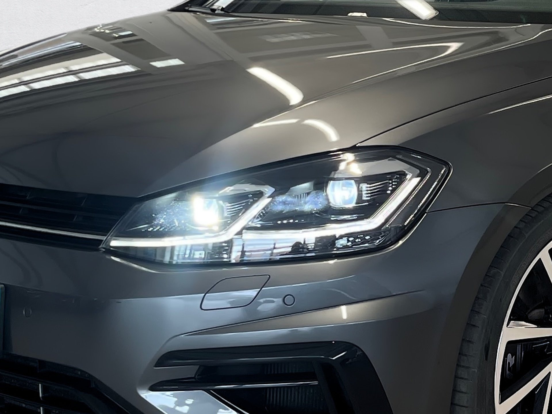 Golf VII R 4MOTION DSG+ALU 19+PANO+DYNAUDIO+RÜCKFAHRKAMERA+NAVI+LED+KEYLESS+ACC