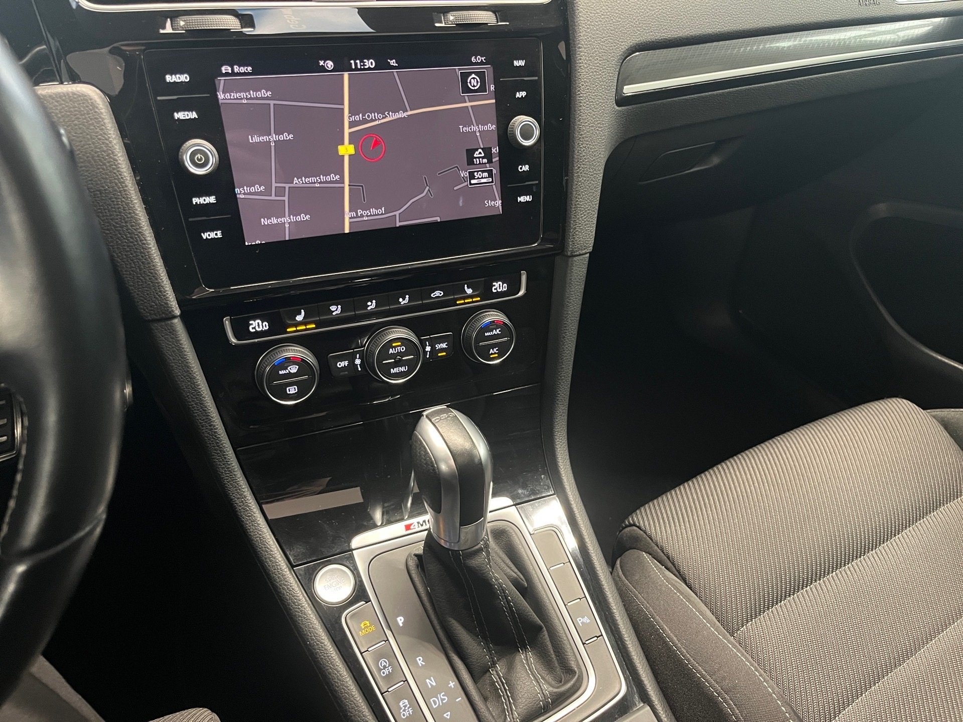 Golf VII R 4MOTION DSG+ALU 19+PANO+DYNAUDIO+RÜCKFAHRKAMERA+NAVI+LED+KEYLESS+ACC