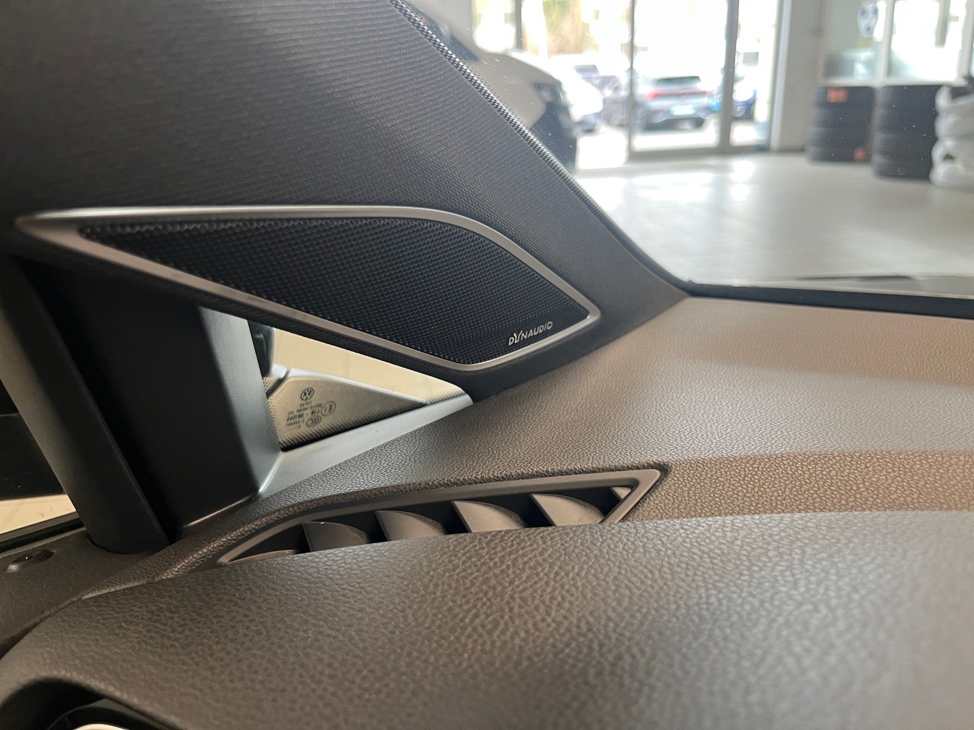 Golf VII R 4MOTION DSG+ALU 19+PANO+DYNAUDIO+RÜCKFAHRKAMERA+NAVI+LED+KEYLESS+ACC