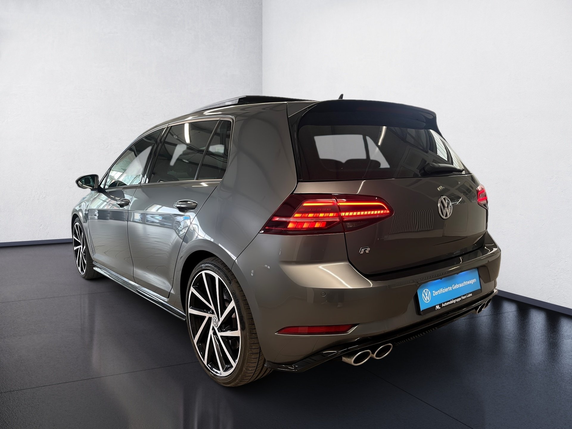 Golf VII R 4MOTION DSG+ALU 19+PANO+DYNAUDIO+RÜCKFAHRKAMERA+NAVI+LED+KEYLESS+ACC