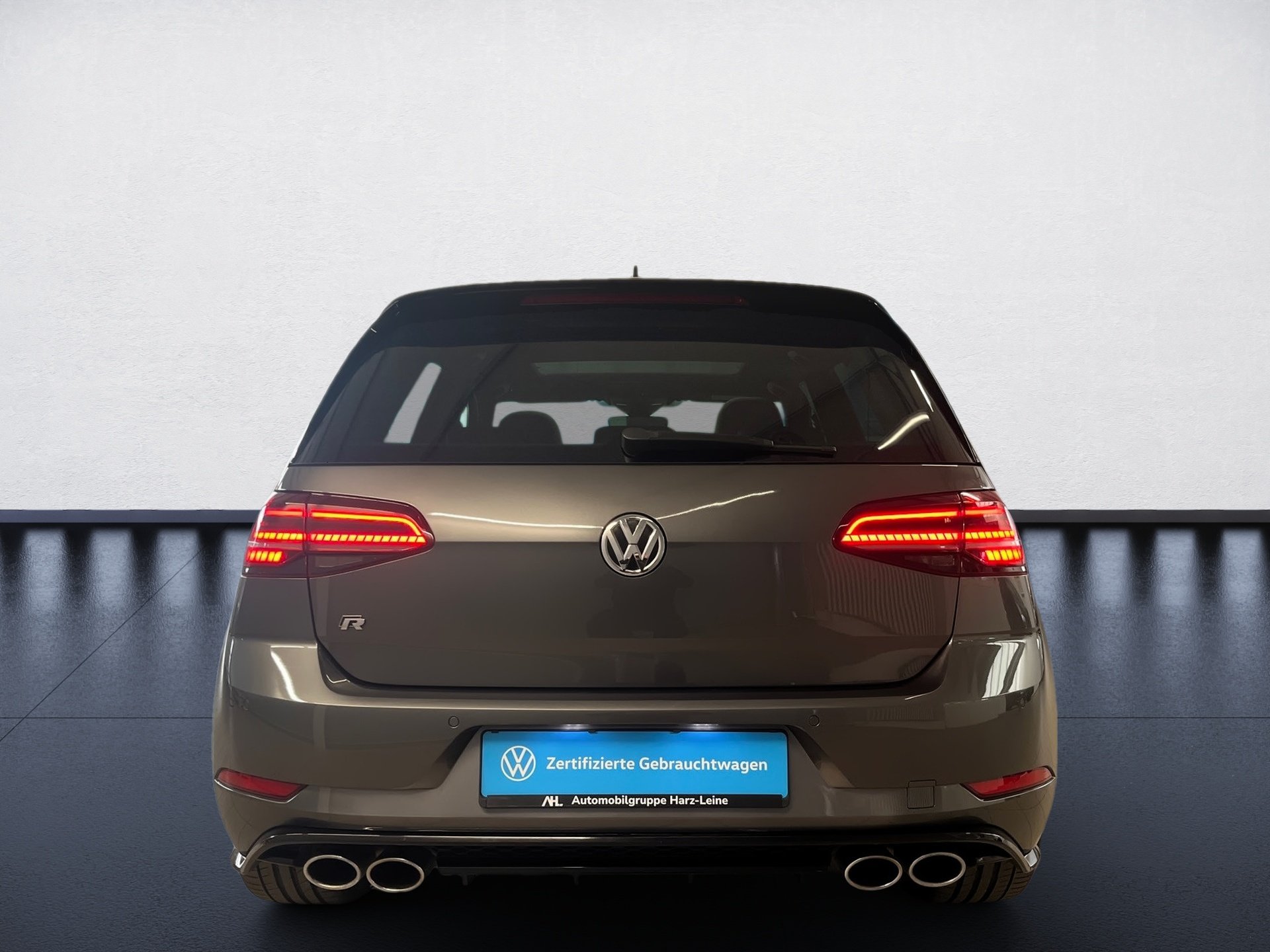 Golf VII R 4MOTION DSG+ALU 19+PANO+DYNAUDIO+RÜCKFAHRKAMERA+NAVI+LED+KEYLESS+ACC