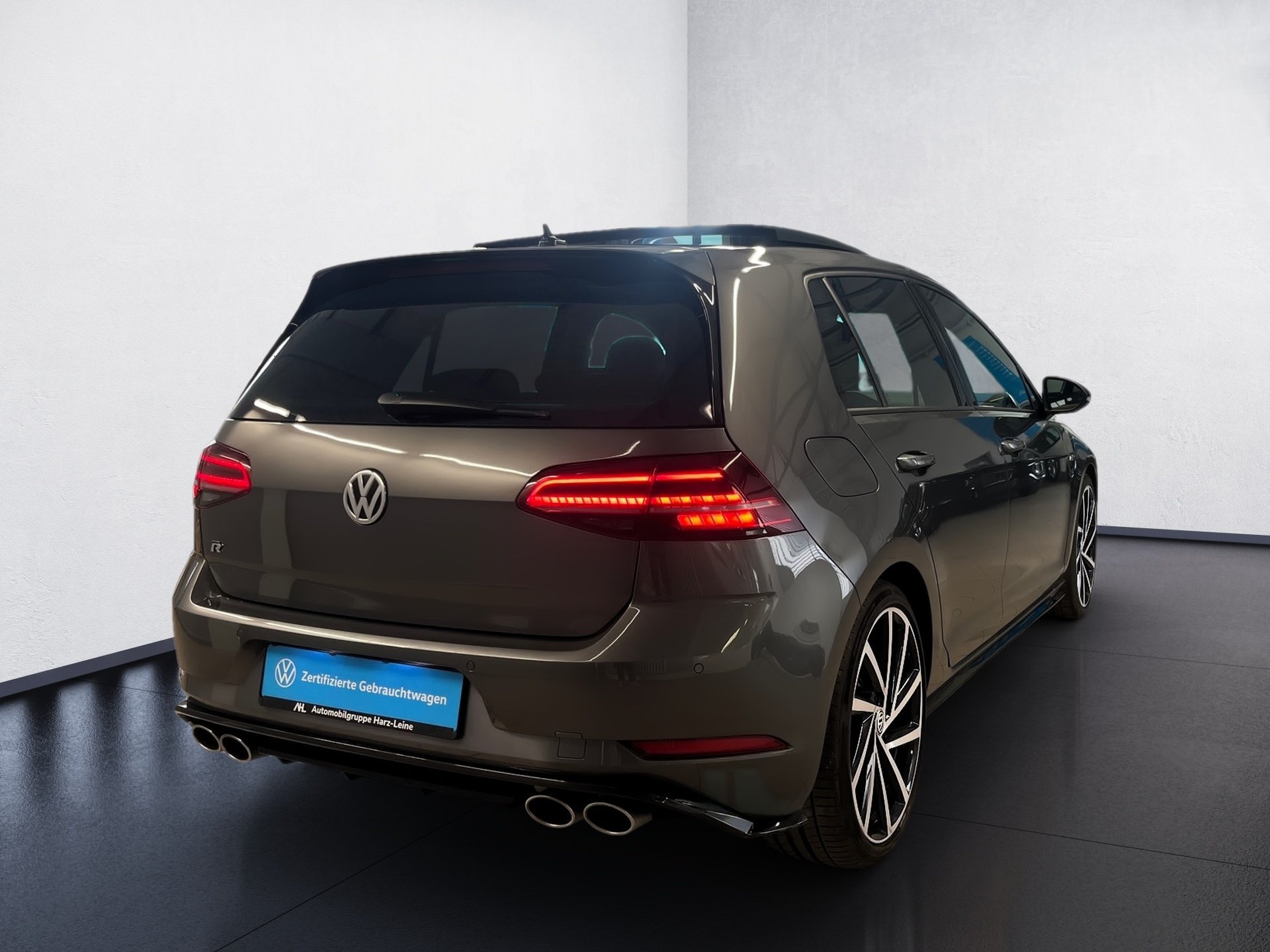 Golf VII R 4MOTION DSG+ALU 19+PANO+DYNAUDIO+RÜCKFAHRKAMERA+NAVI+LED+KEYLESS+ACC