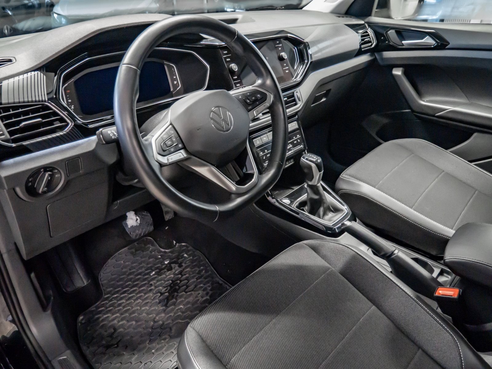 T-Cross STYLE TSI DSG+ALU 18+LED+NAVI+APP CONNECT+RÜCKFAHRKAMERA+KLIMA+SITZHEIZU