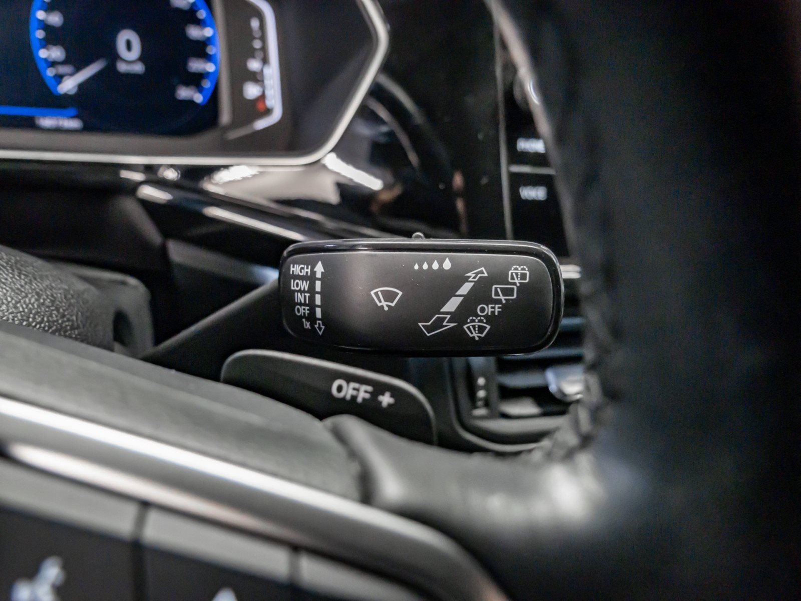 T-Cross STYLE TSI DSG+ALU 18+LED+NAVI+APP CONNECT+RÜCKFAHRKAMERA+KLIMA+SITZHEIZU