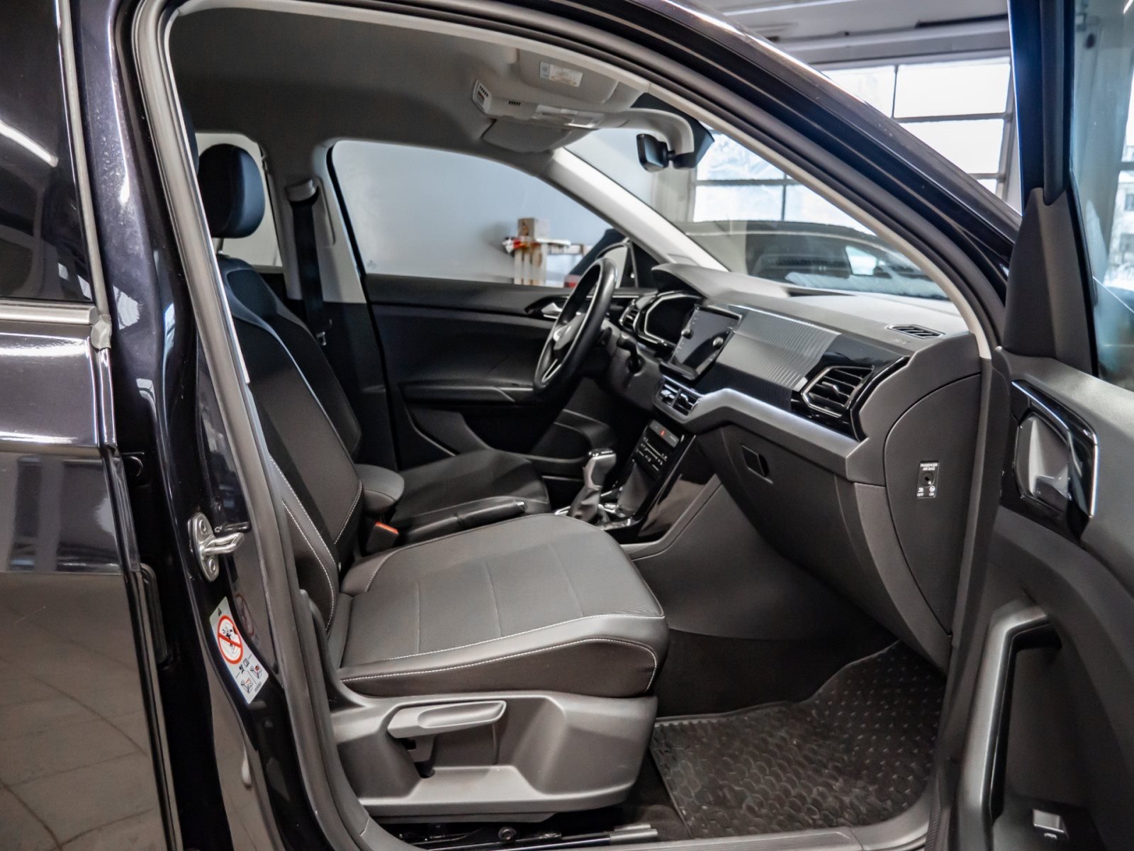 T-Cross STYLE TSI DSG+ALU 18+LED+NAVI+APP CONNECT+RÜCKFAHRKAMERA+KLIMA+SITZHEIZU