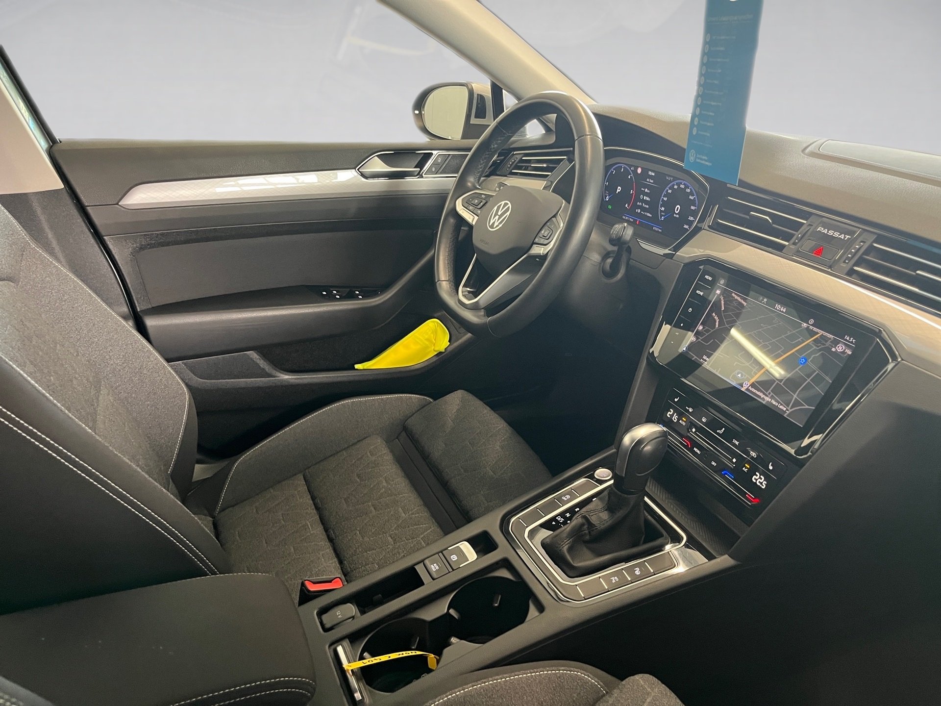 Passat Variant BUSINESS TDI DSG+AHK+16+360° KAMERA+TRAVEL ASSIST+NAVI PRO+LED-MATRIX