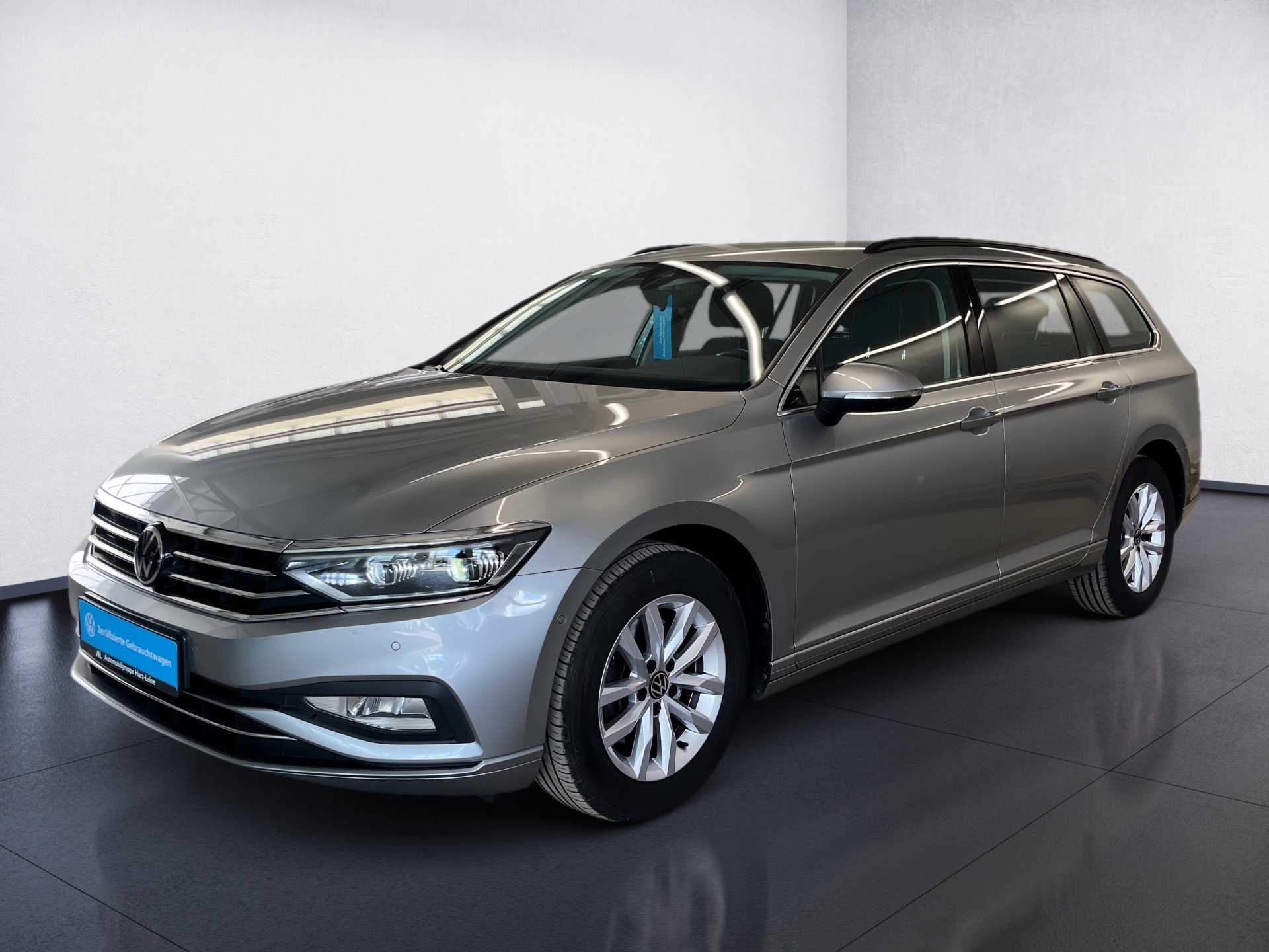 Passat Variant BUSINESS TDI DSG+AHK+16+360° KAMERA+TRAVEL ASSIST+NAVI PRO+LED-MATRIX