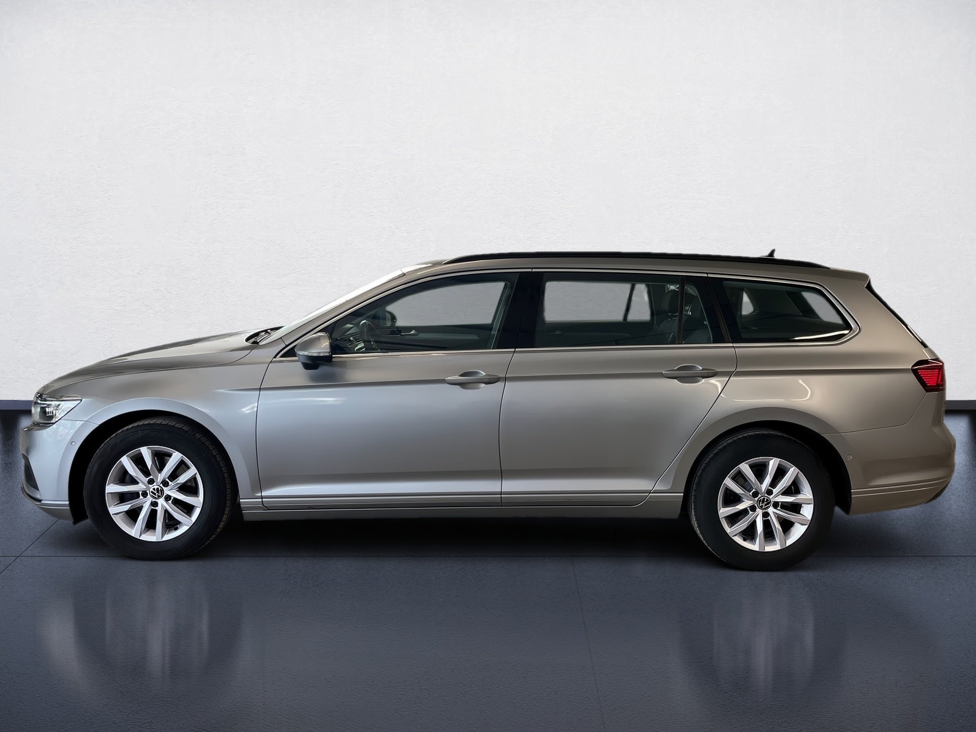 Passat Variant BUSINESS TDI DSG+AHK+16+360° KAMERA+TRAVEL ASSIST+NAVI PRO+LED-MATRIX