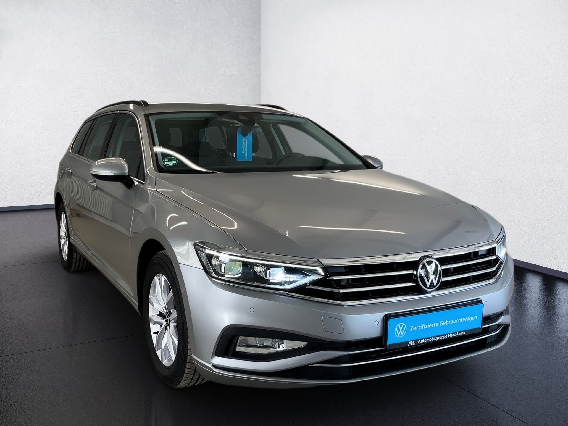 Passat Variant BUSINESS TDI DSG+AHK+16+360° KAMERA+TRAVEL ASSIST+NAVI PRO+LED-MATRIX