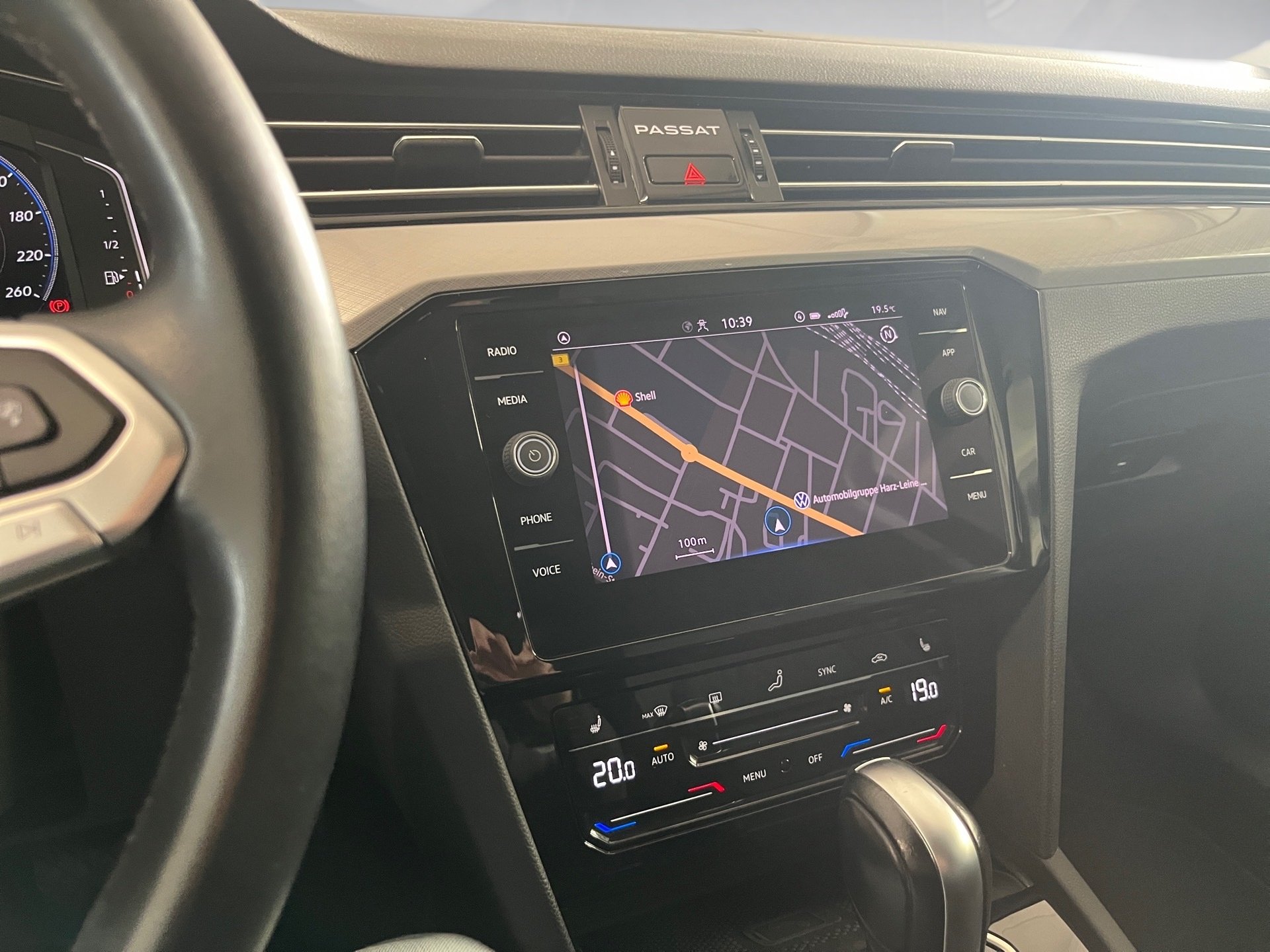 Passat Variant BUSINESS TDI DSG+AHK+ALU 17+RÜCKFAHRKAMERA+LED-MATRIX+NAVI+APP CONNECT