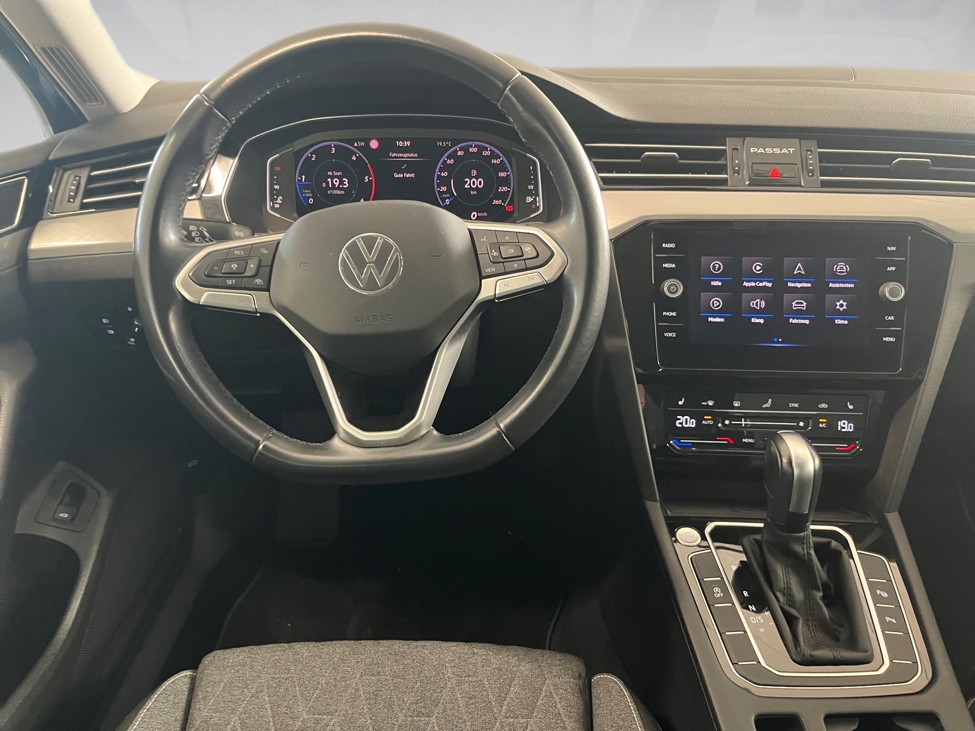 Passat Variant BUSINESS TDI DSG+AHK+ALU 17+RÜCKFAHRKAMERA+LED-MATRIX+NAVI+APP CONNECT