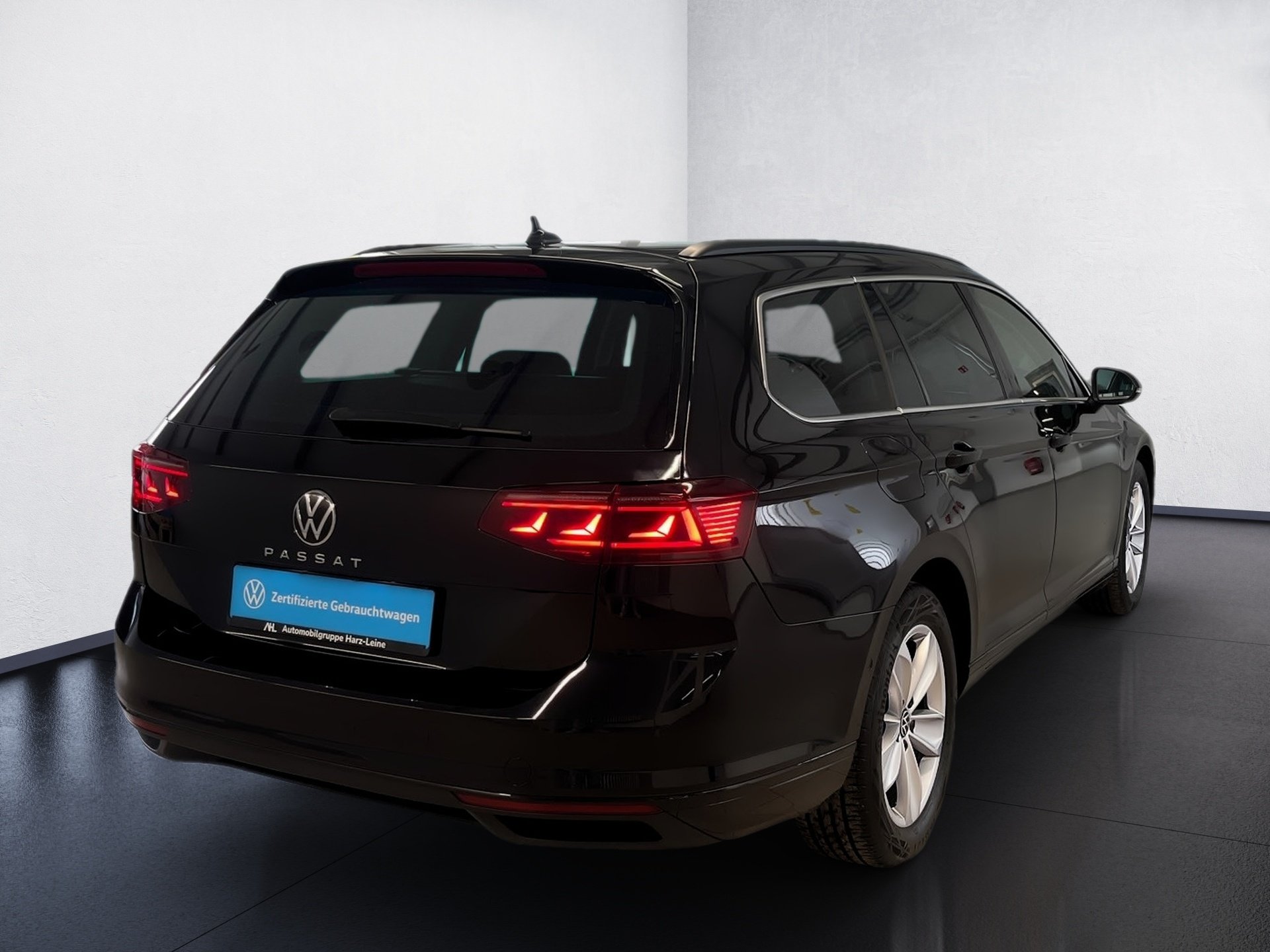 Passat Variant BUSINESS TDI DSG+AHK+ALU 17+RÜCKFAHRKAMERA+LED-MATRIX+NAVI+APP CONNECT