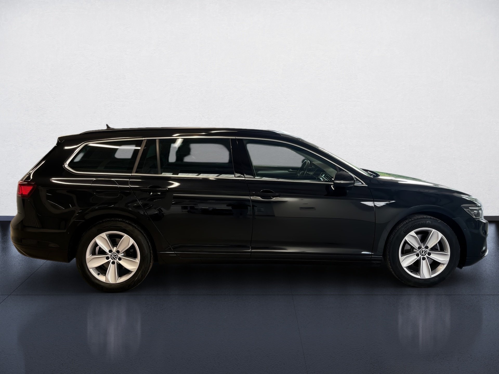 Passat Variant BUSINESS TDI DSG+AHK+ALU 17+RÜCKFAHRKAMERA+LED-MATRIX+NAVI+APP CONNECT