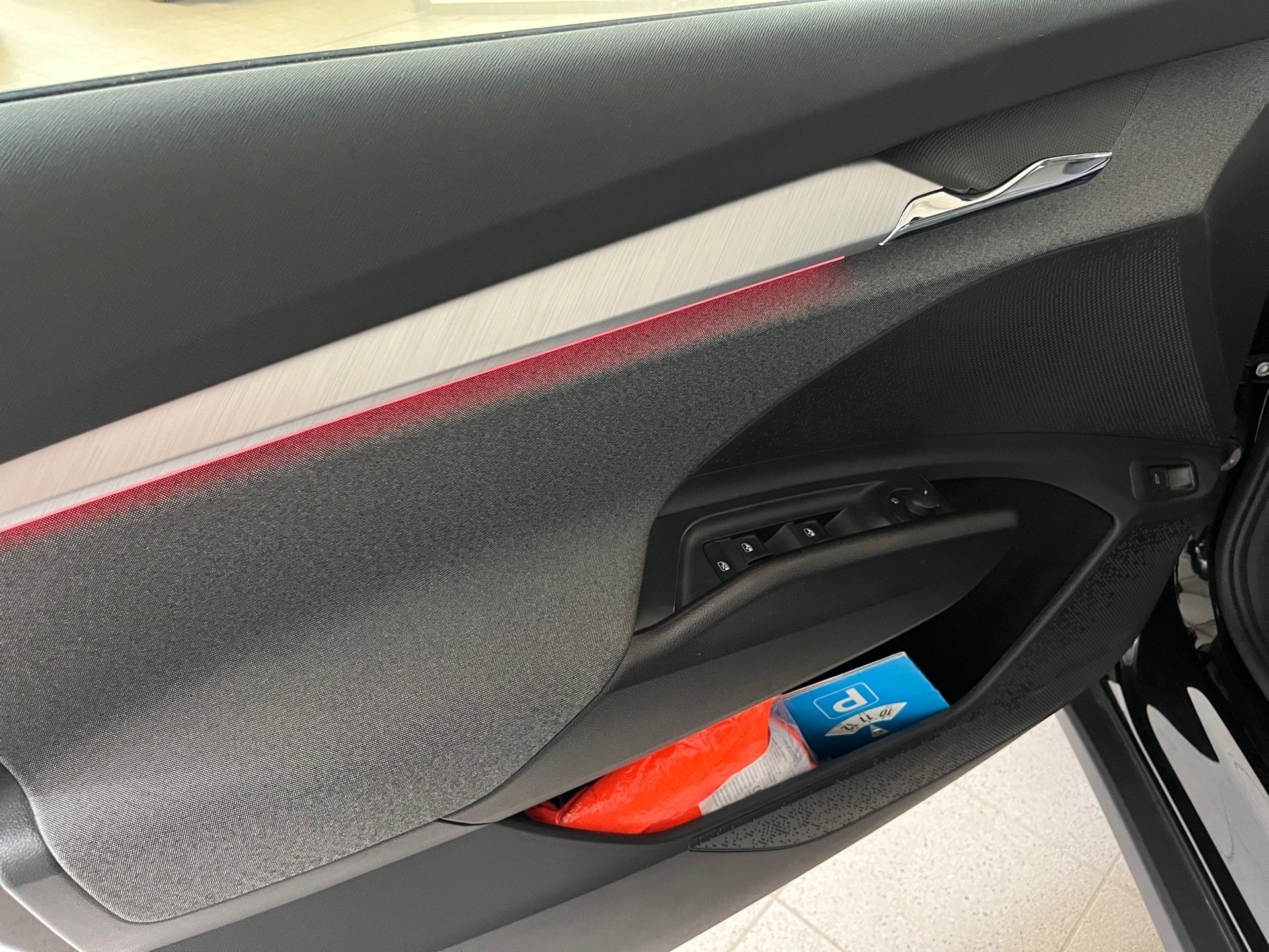 Enyaq IV+ALU 19+RÜCKFAHRKAMERA+AR HUD+WÄRMEPUMPE+LED-MATRIX+KEYLESS+NAVI+KLIMA