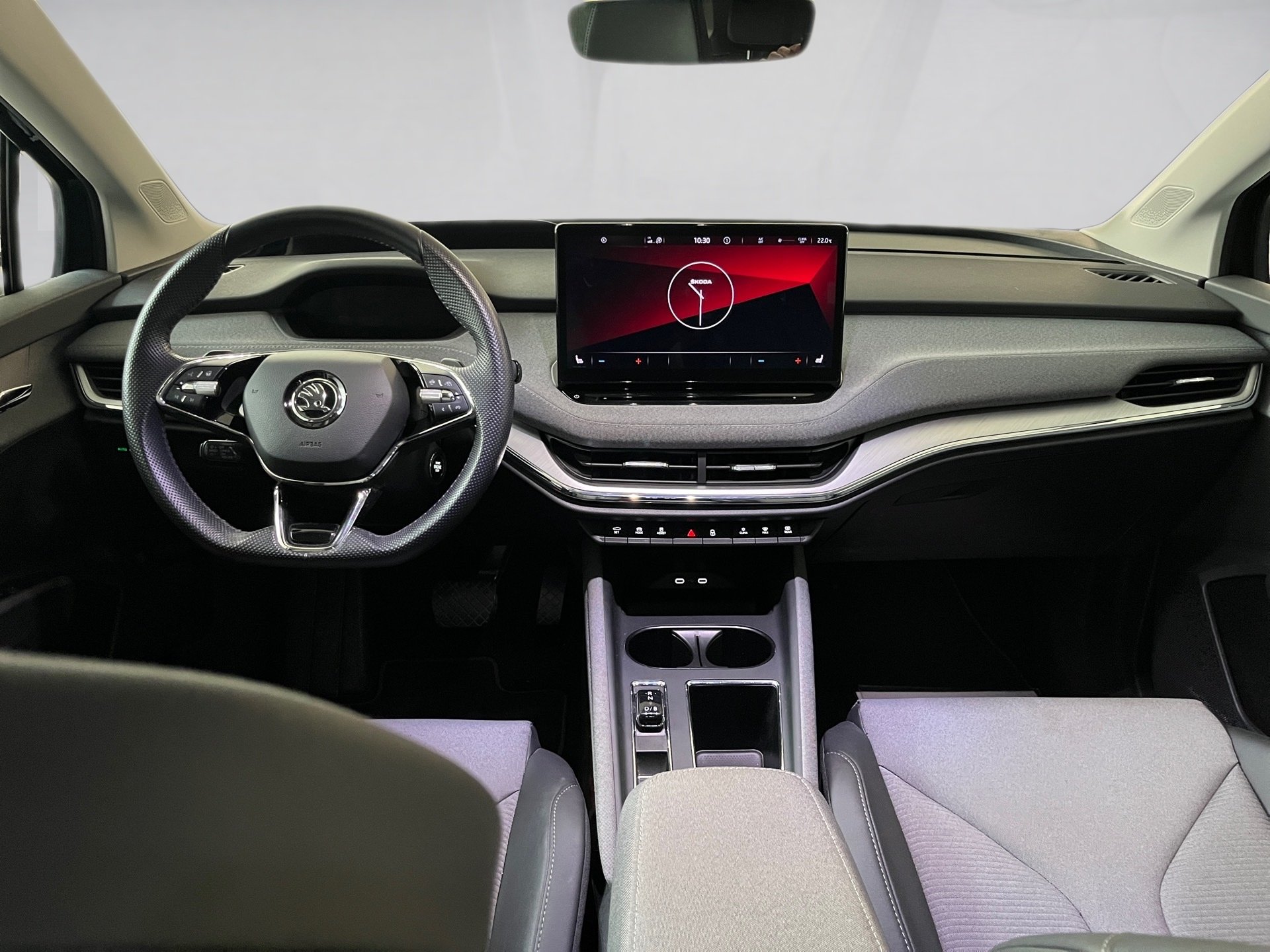 Enyaq IV+ALU 19+RÜCKFAHRKAMERA+AR HUD+WÄRMEPUMPE+LED-MATRIX+KEYLESS+NAVI+KLIMA