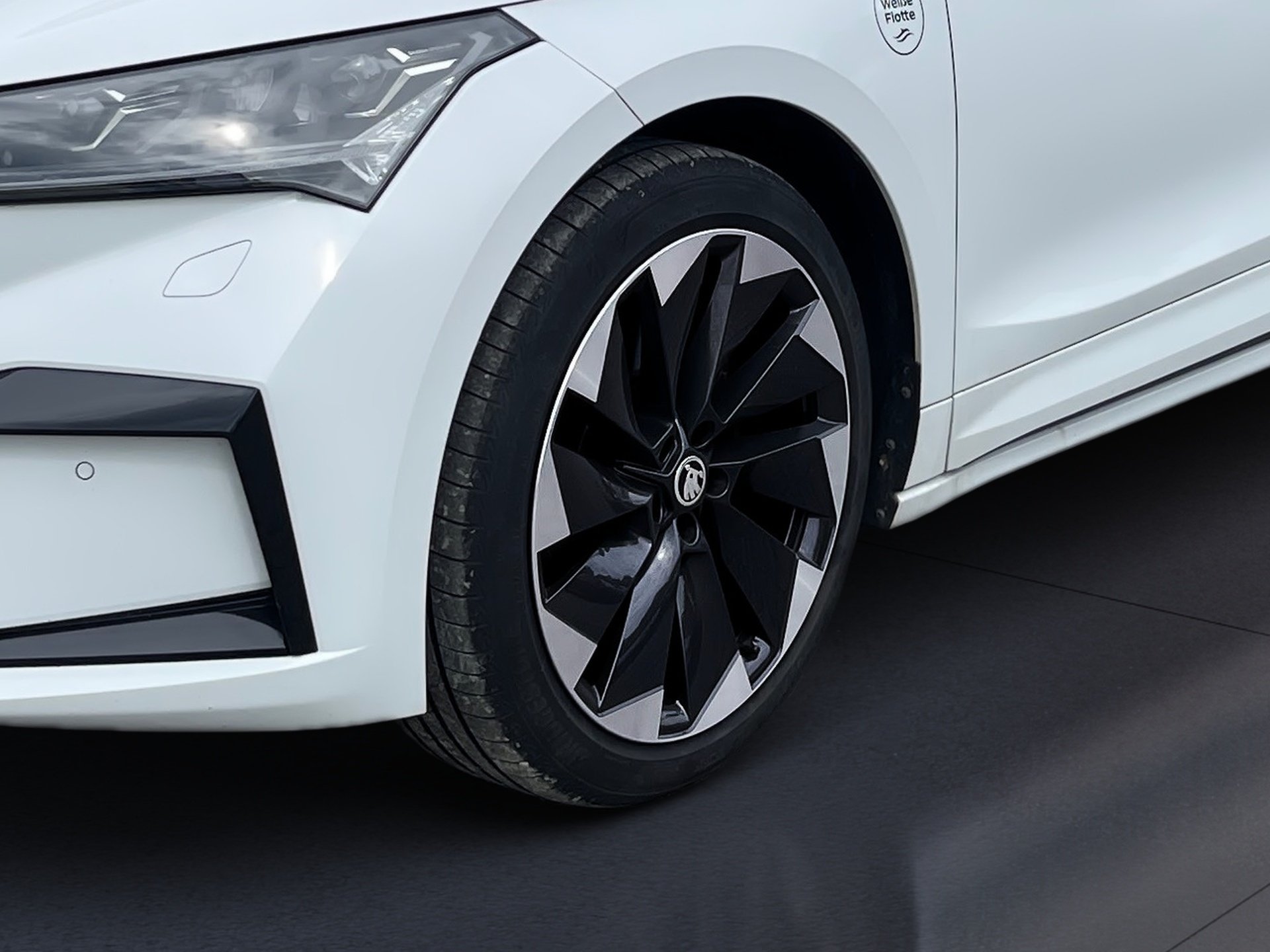 Enyaq SPORTLINE+ALU 21+HUD+LED-MATRIX+NAVI+KEYLESS+WÄRMEPUMPE+SMART LINK