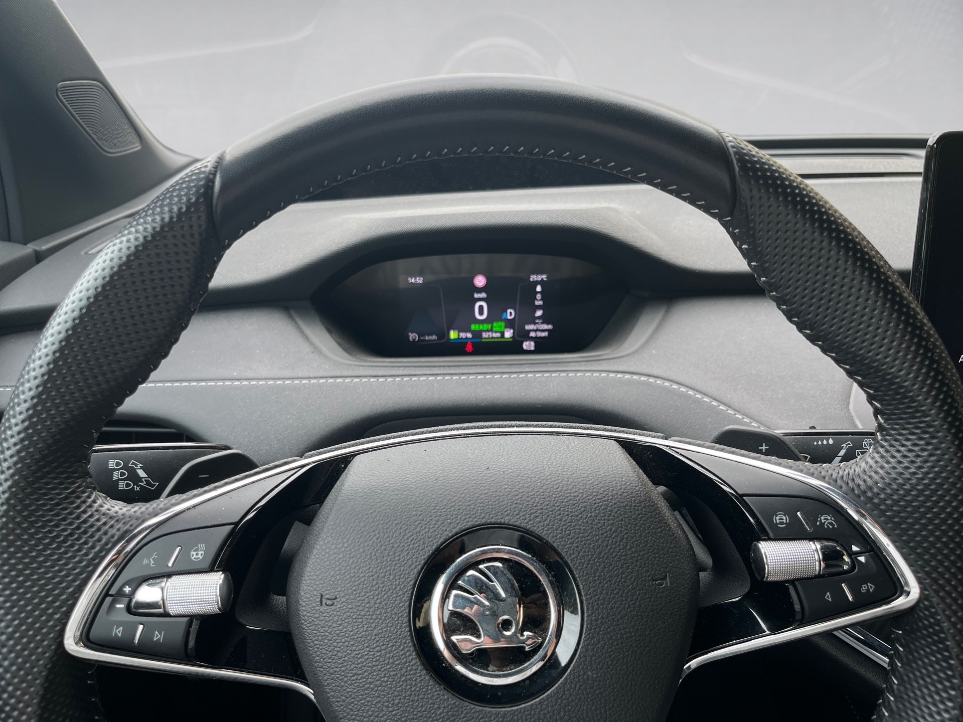 Enyaq SPORTLINE+ALU 21+HUD+LED-MATRIX+NAVI+KEYLESS+WÄRMEPUMPE+SMART LINK
