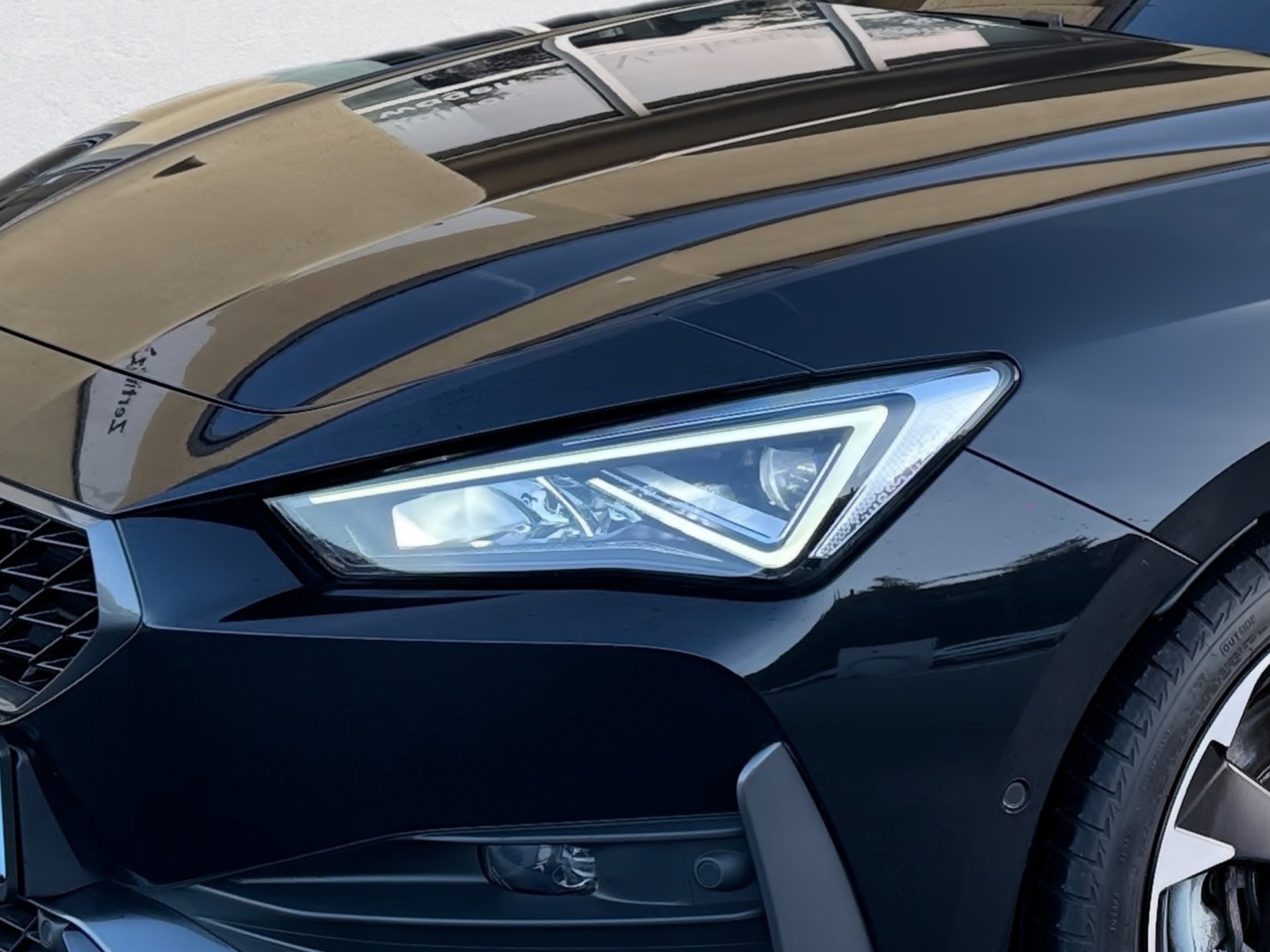 Leon Sportstourer e-HYBRID DSG+ALU 18+RÜCKFAHRKAMERA+DCC+KEYLESS+LED+NAVI+ACC+KLIMA+SPORT