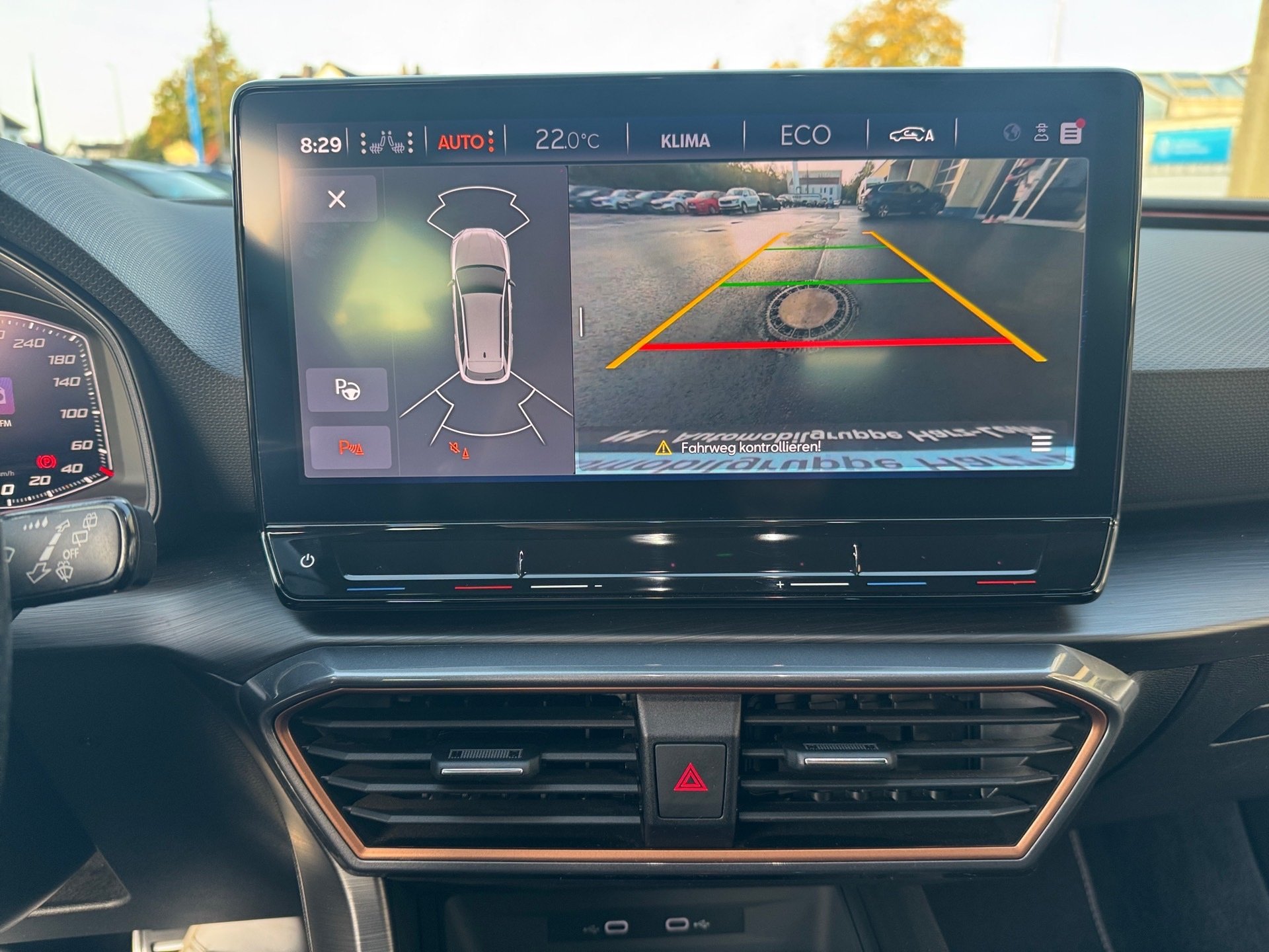 Leon Sportstourer e-HYBRID DSG+ALU 18+RÜCKFAHRKAMERA+DCC+KEYLESS+LED+NAVI+ACC+KLIMA+SPORT