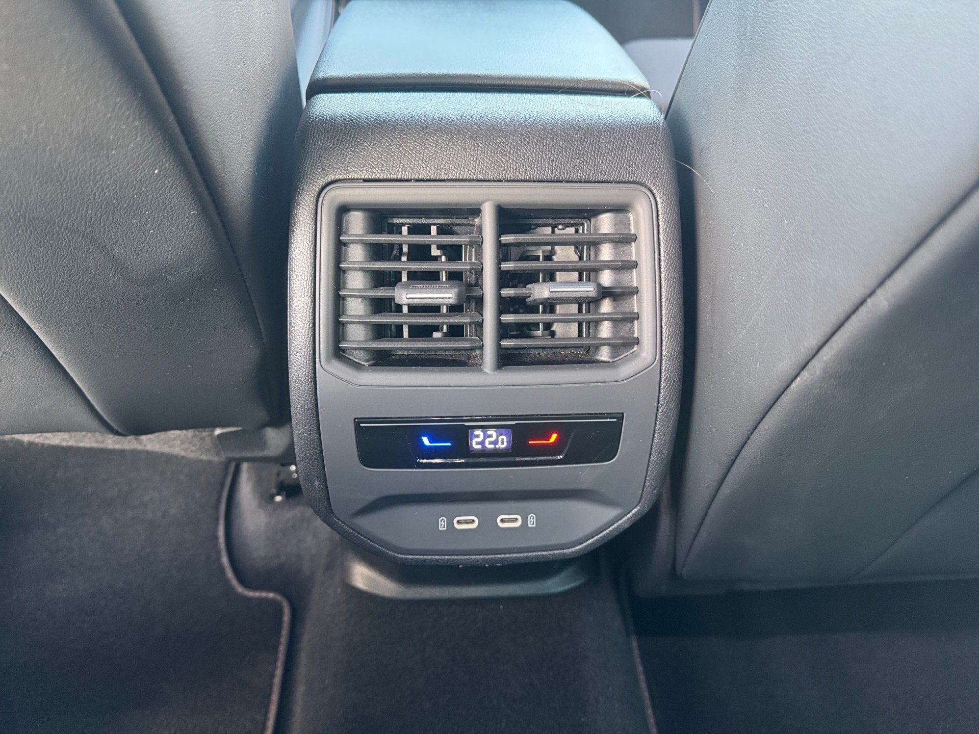 Leon Sportstourer e-HYBRID DSG+ALU 18+RÜCKFAHRKAMERA+DCC+KEYLESS+LED+NAVI+ACC+KLIMA+SPORT