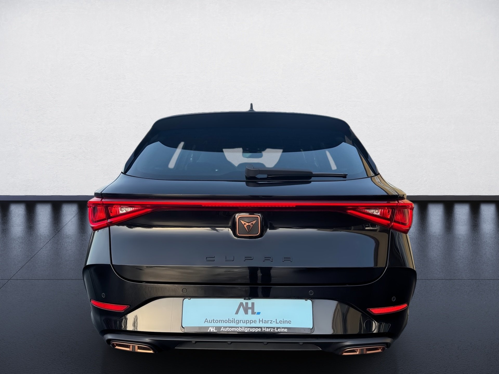 Leon Sportstourer e-HYBRID DSG+ALU 18+RÜCKFAHRKAMERA+DCC+KEYLESS+LED+NAVI+ACC+KLIMA+SPORT