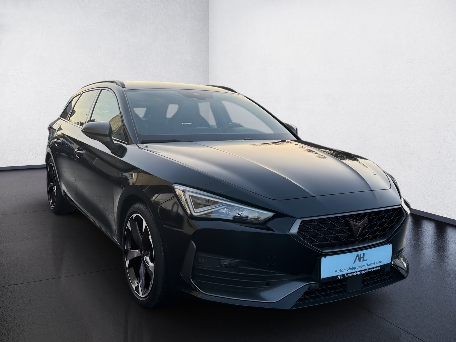 Leon Sportstourer e-HYBRID DSG+ALU 18+RÜCKFAHRKAMERA+DCC+KEYLESS+LED+NAVI+ACC+KLIMA+SPORT