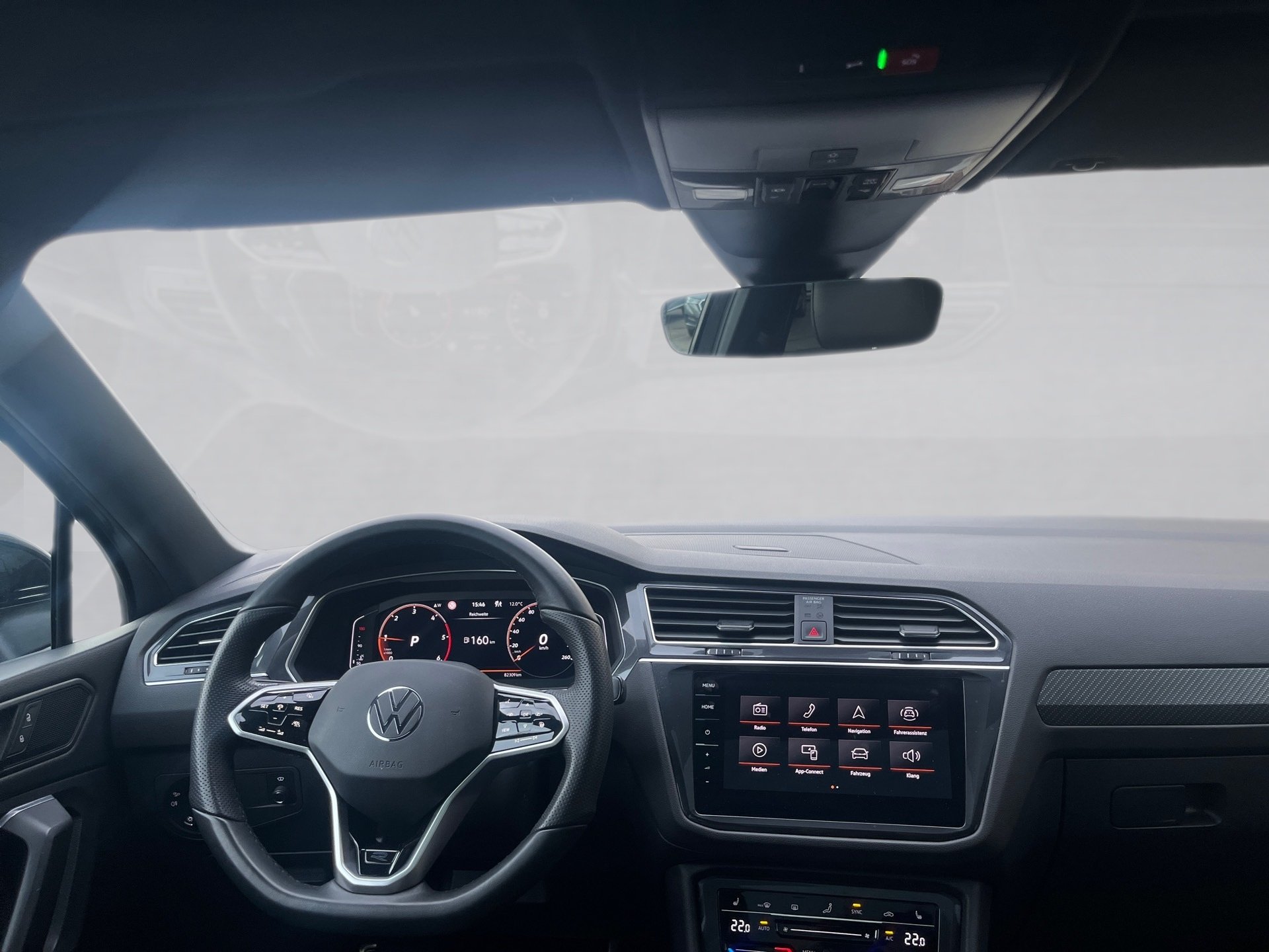 Tiguan Allspace R-LINE TDI DSG 4MOTION+AHK+ALU 20PANO+HUD+LED-MATRIX+KEYLESS+TRAVEL ASSI