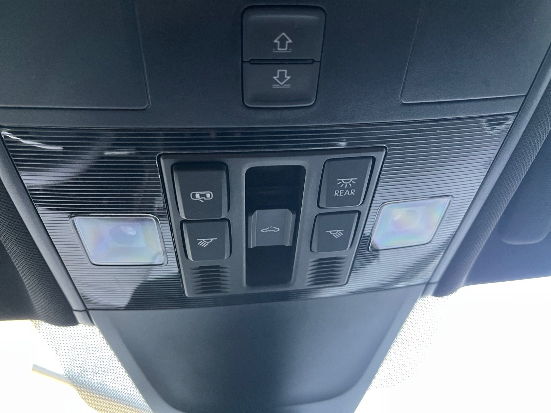 Tiguan Allspace R-LINE TDI DSG 4MOTION+AHK+ALU 20PANO+HUD+LED-MATRIX+KEYLESS+TRAVEL ASSI