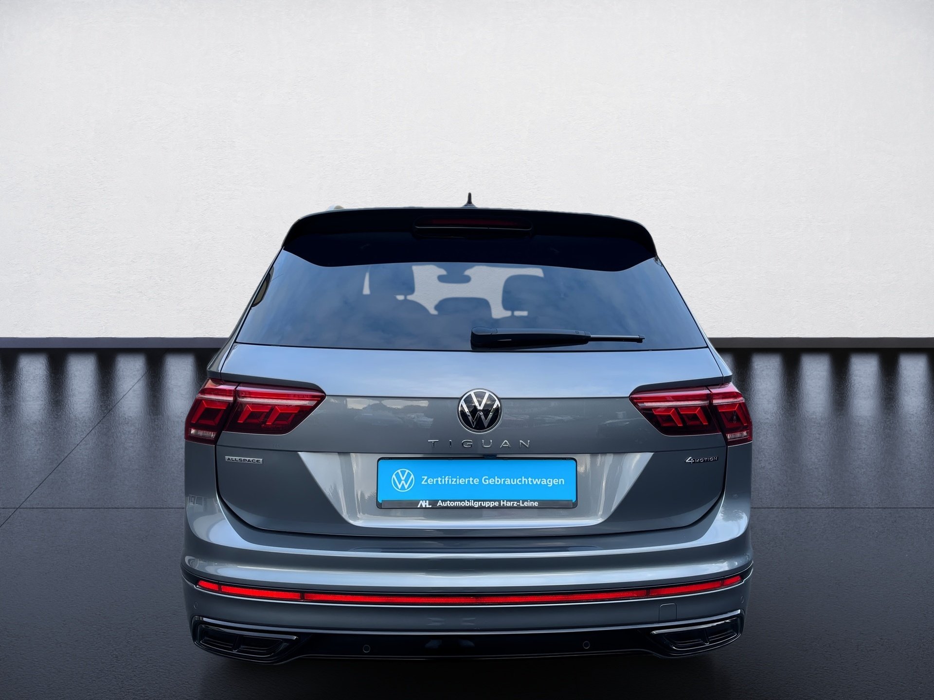Tiguan Allspace R-LINE TDI DSG 4MOTION+AHK+ALU 20PANO+HUD+LED-MATRIX+KEYLESS+TRAVEL ASSI