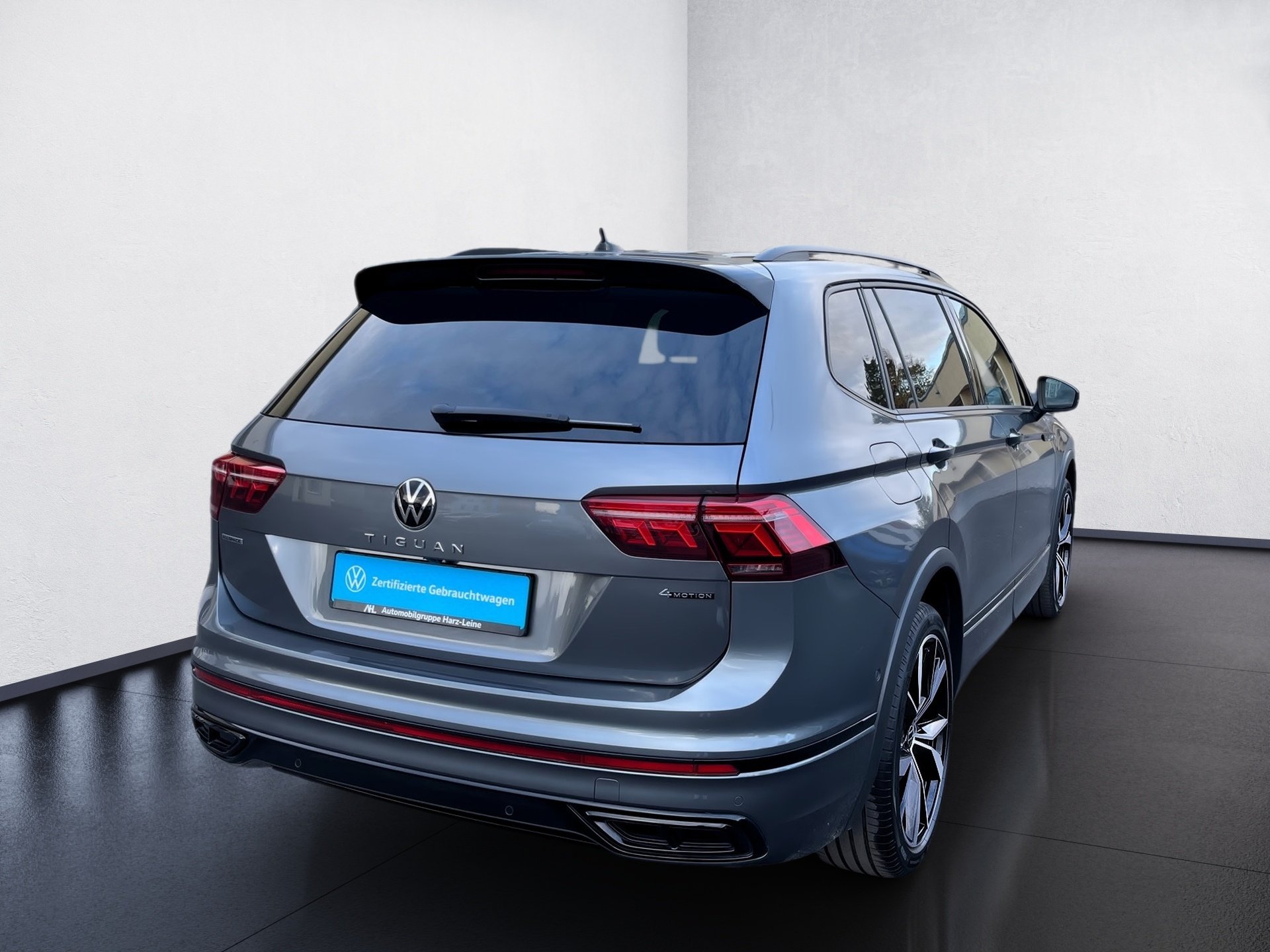 Tiguan Allspace R-LINE TDI DSG 4MOTION+AHK+ALU 20PANO+HUD+LED-MATRIX+KEYLESS+TRAVEL ASSI
