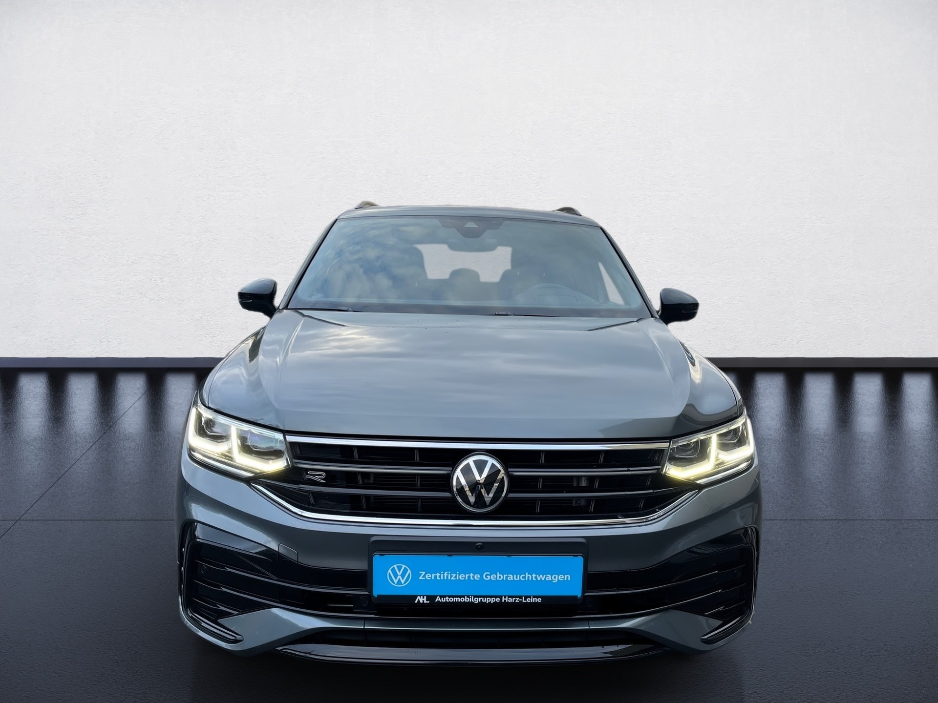 Tiguan Allspace R-LINE TDI DSG 4MOTION+AHK+ALU 20PANO+HUD+LED-MATRIX+KEYLESS+TRAVEL ASSI