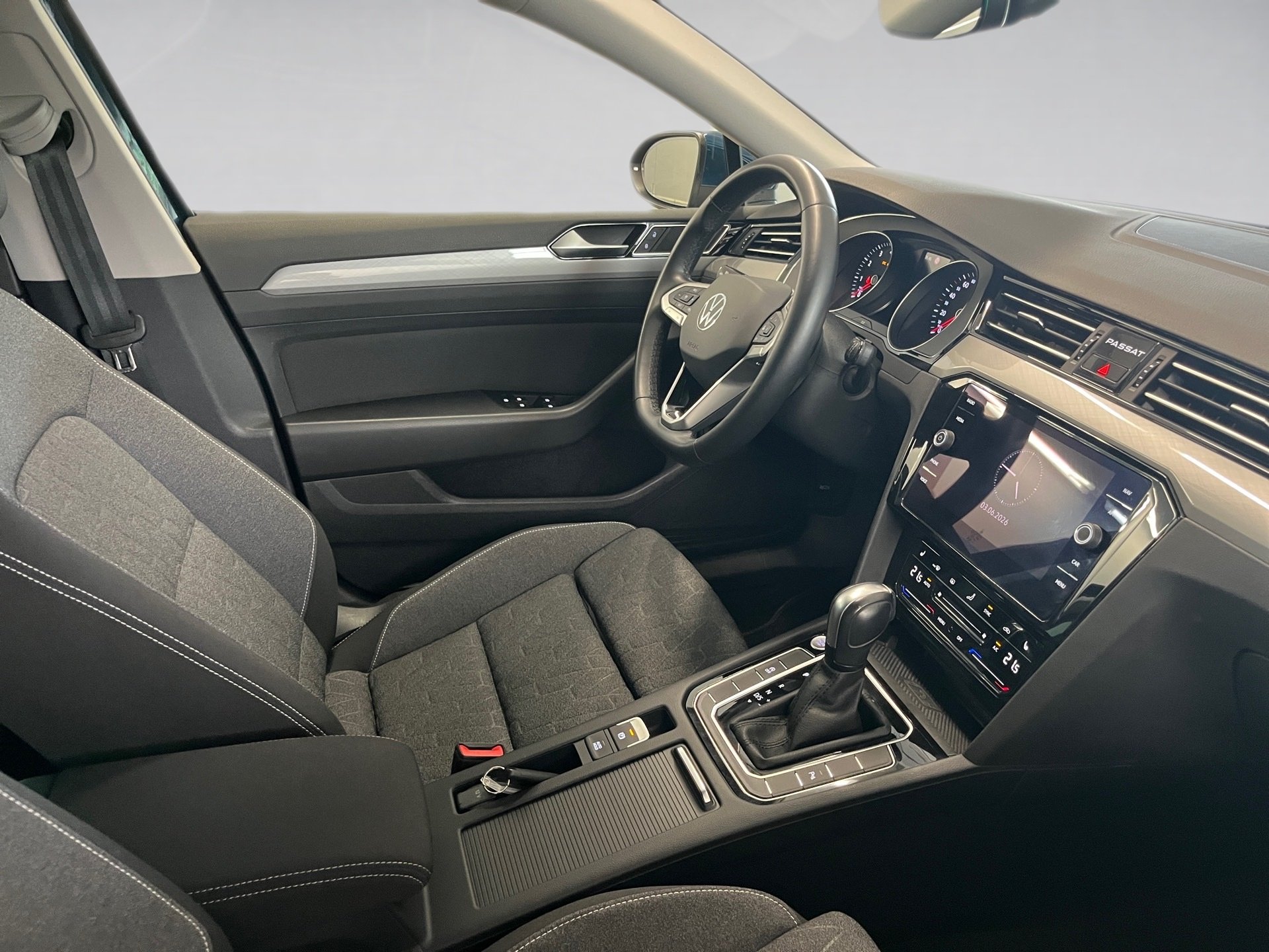 Passat Variant BUSINESS TSI DSG+ALU 16+TRAVEL ASSIST+LED+APP CONNECT+RÜCKFAHRKAMERA
