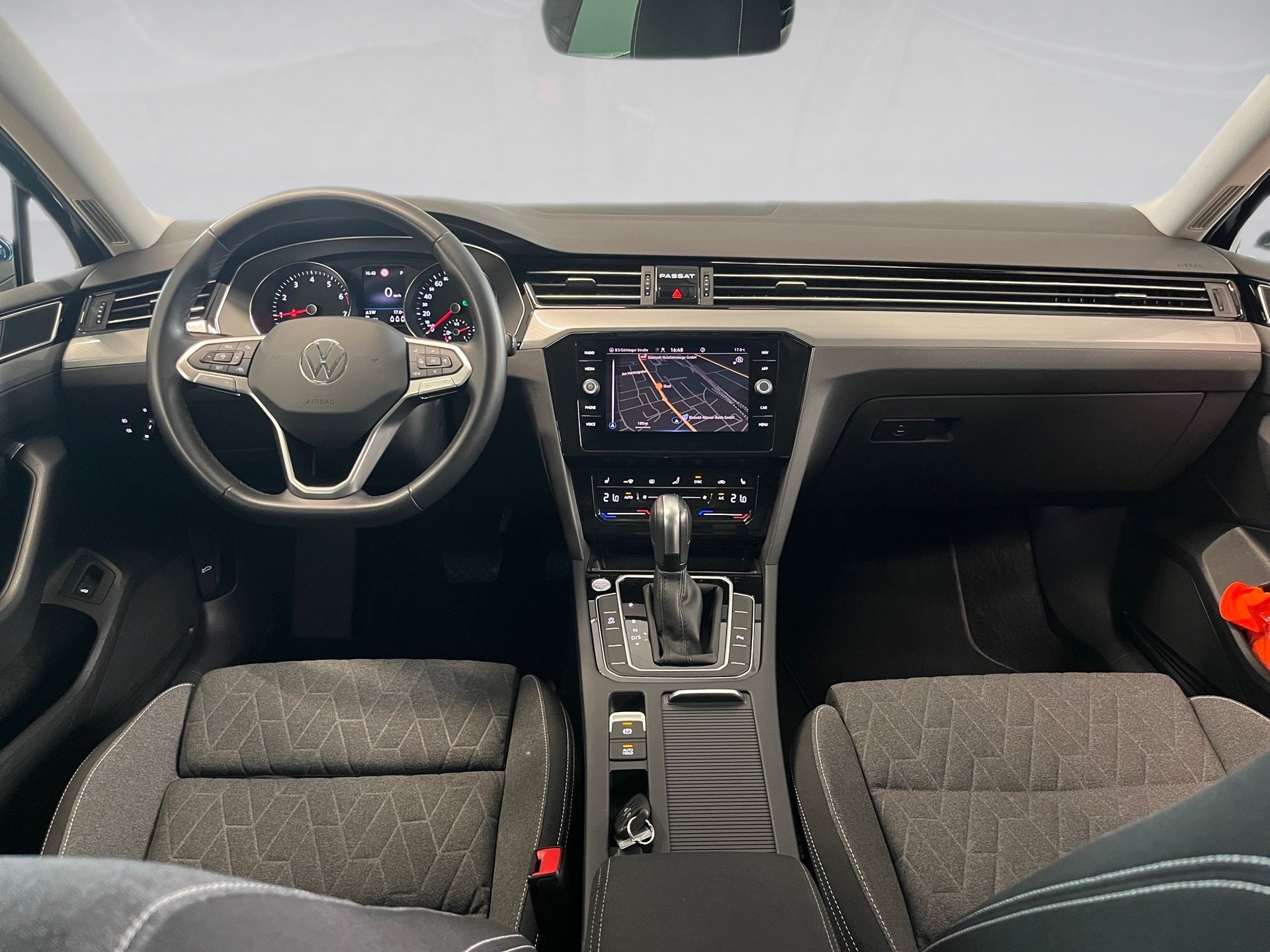 Passat Variant BUSINESS TSI DSG+ALU 16+TRAVEL ASSIST+LED+APP CONNECT+RÜCKFAHRKAMERA
