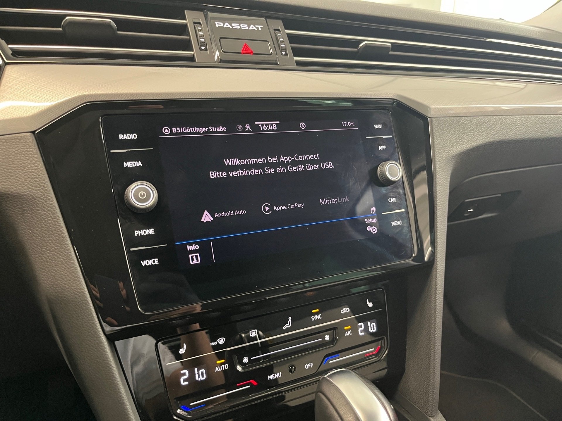 Passat Variant BUSINESS TSI DSG+ALU 16+TRAVEL ASSIST+LED+APP CONNECT+RÜCKFAHRKAMERA