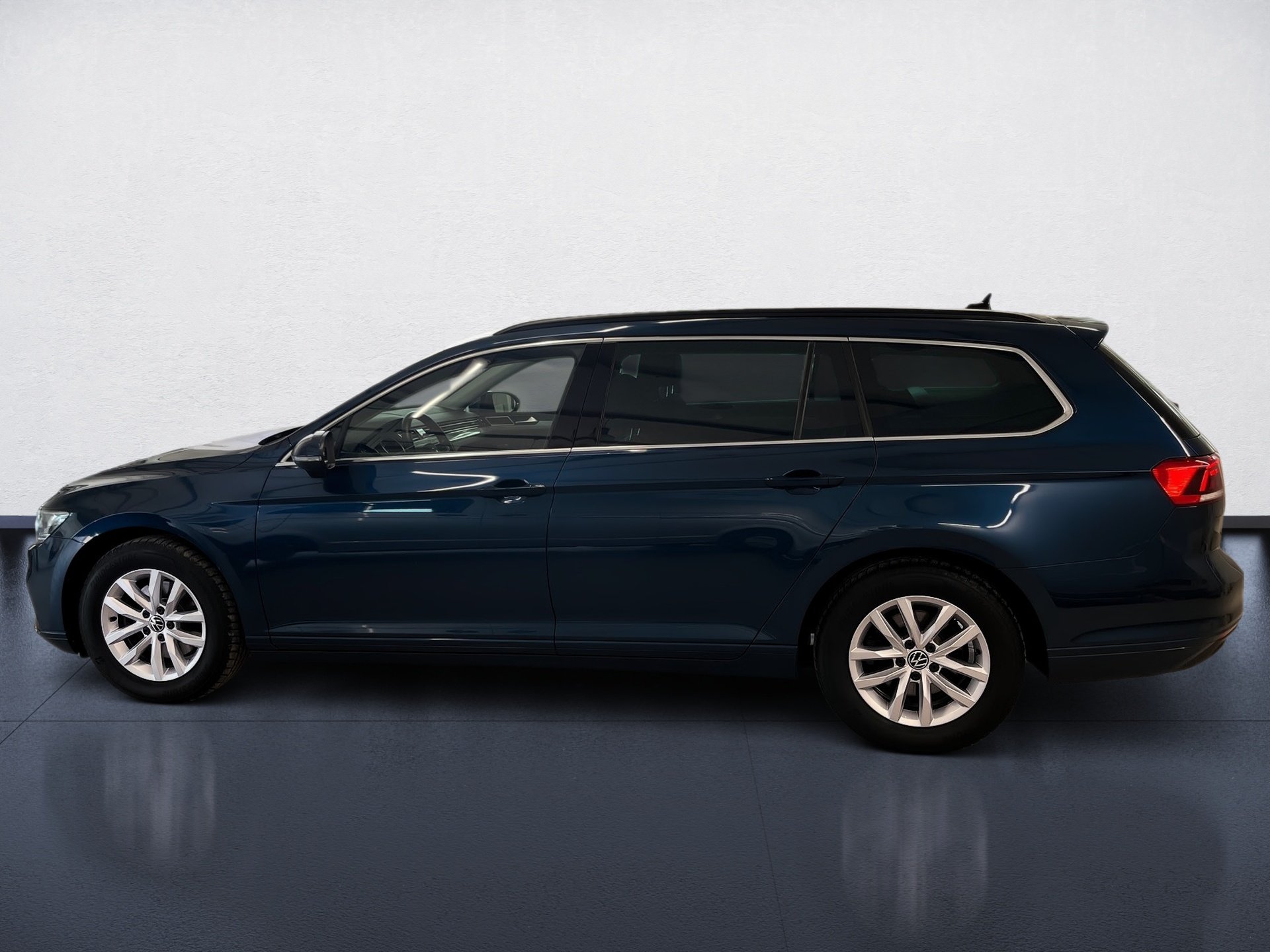 Passat Variant BUSINESS TSI DSG+ALU 16+TRAVEL ASSIST+LED+APP CONNECT+RÜCKFAHRKAMERA
