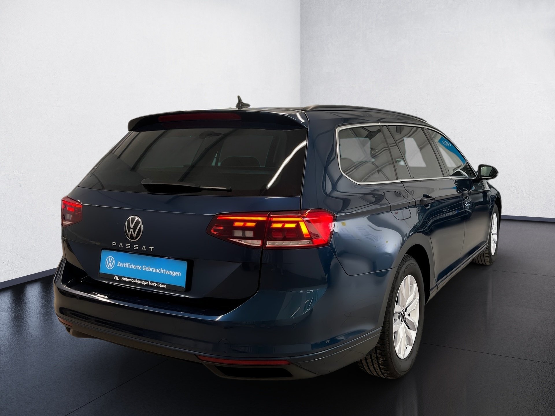 Passat Variant BUSINESS TSI DSG+ALU 16+TRAVEL ASSIST+LED+APP CONNECT+RÜCKFAHRKAMERA