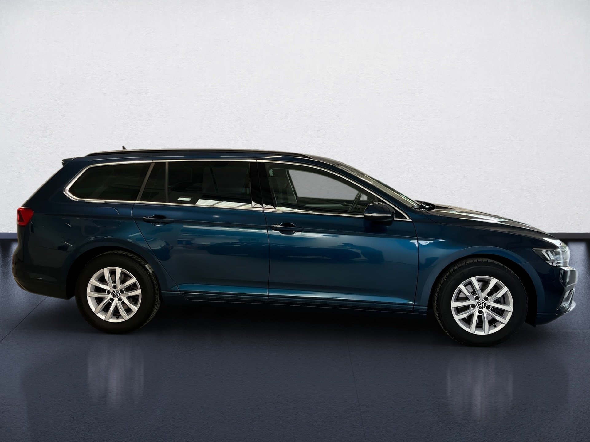 Passat Variant BUSINESS TSI DSG+ALU 16+TRAVEL ASSIST+LED+APP CONNECT+RÜCKFAHRKAMERA