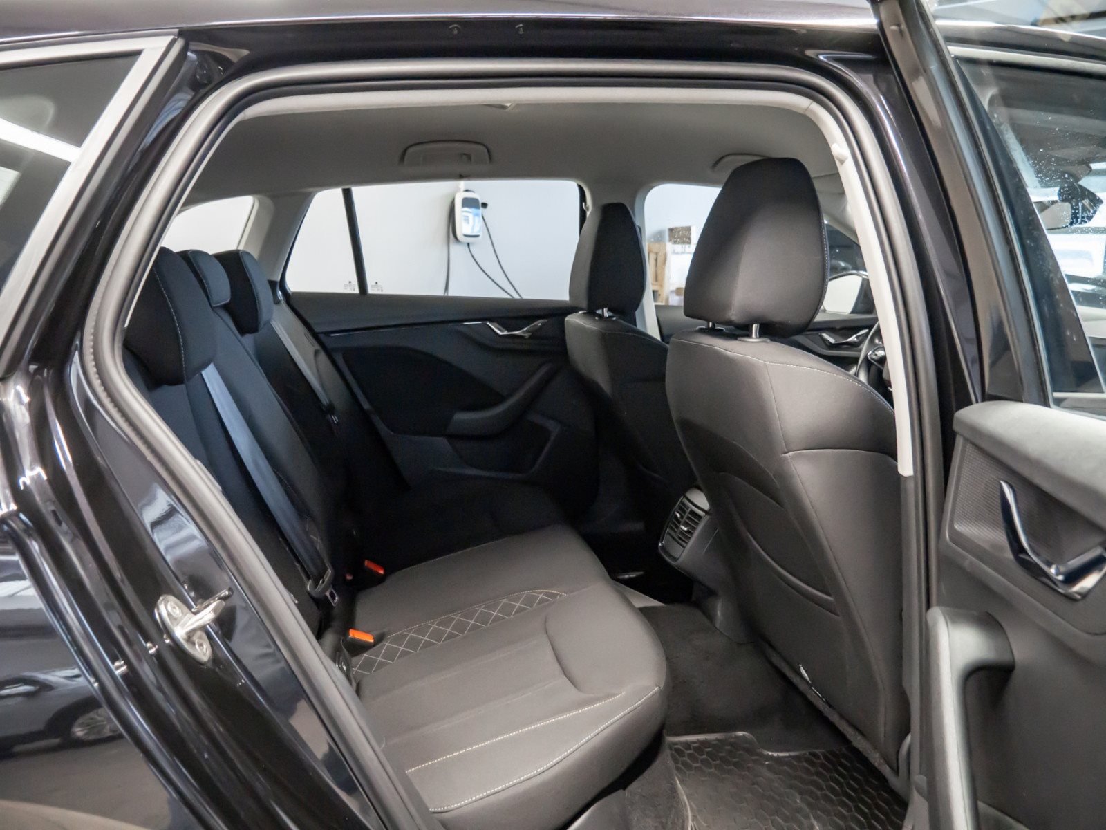 Scala AMBITION TSI+ALU 16+SITZHEIZUNG+LED+KLIMA+MIRROR LINK+FRONT ASSIST+RADIO