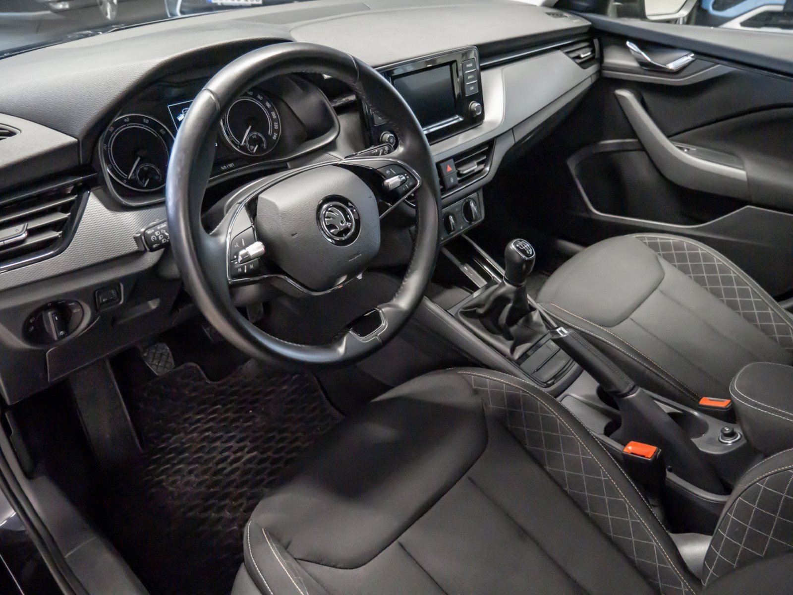 Scala AMBITION TSI+ALU 16+SITZHEIZUNG+LED+KLIMA+MIRROR LINK+FRONT ASSIST+RADIO