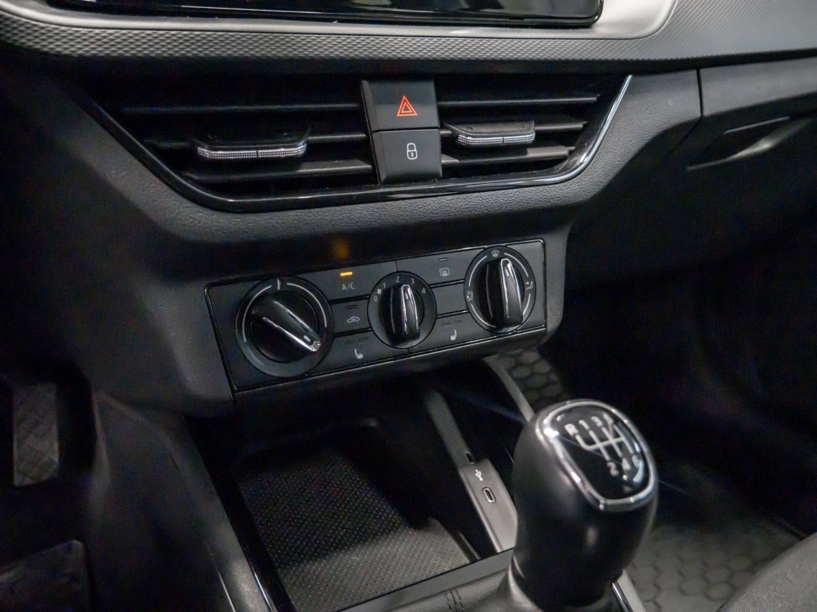 Scala AMBITION TSI+ALU 16+SITZHEIZUNG+LED+KLIMA+MIRROR LINK+FRONT ASSIST+RADIO